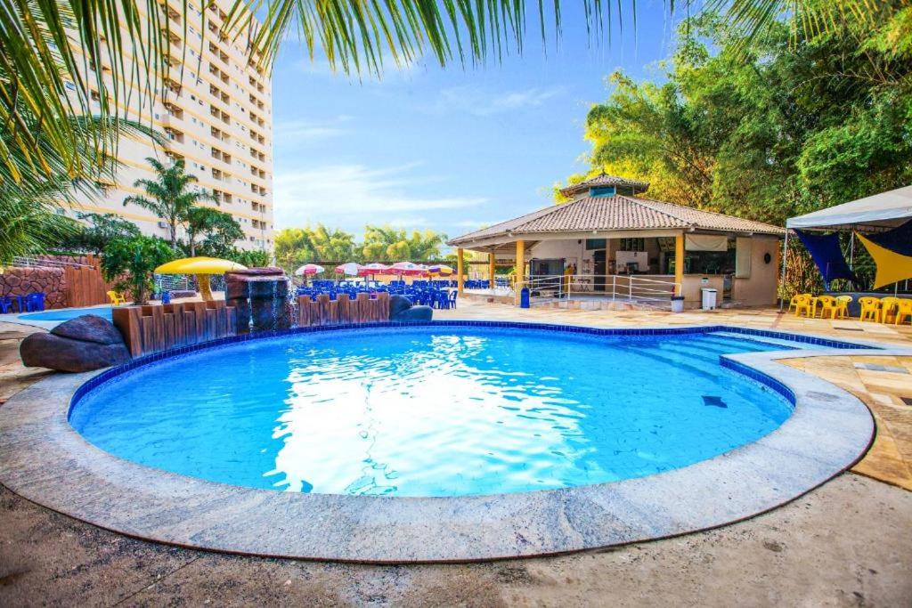 Ótimo apê 2 quartos com piscina 24hs em Caldas Novas