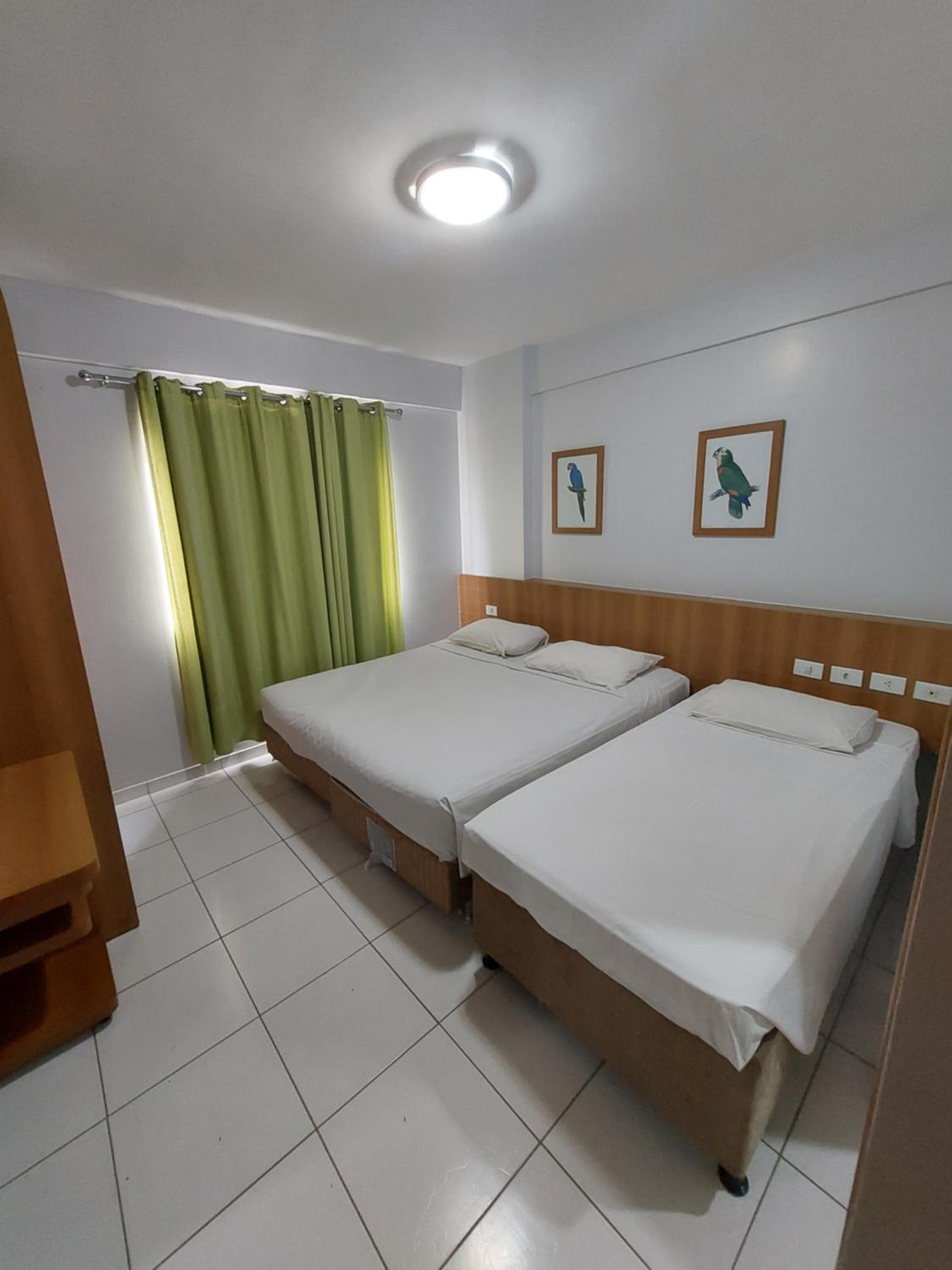 Ótimo apê 2 quartos com piscina 24hs em Caldas Novas