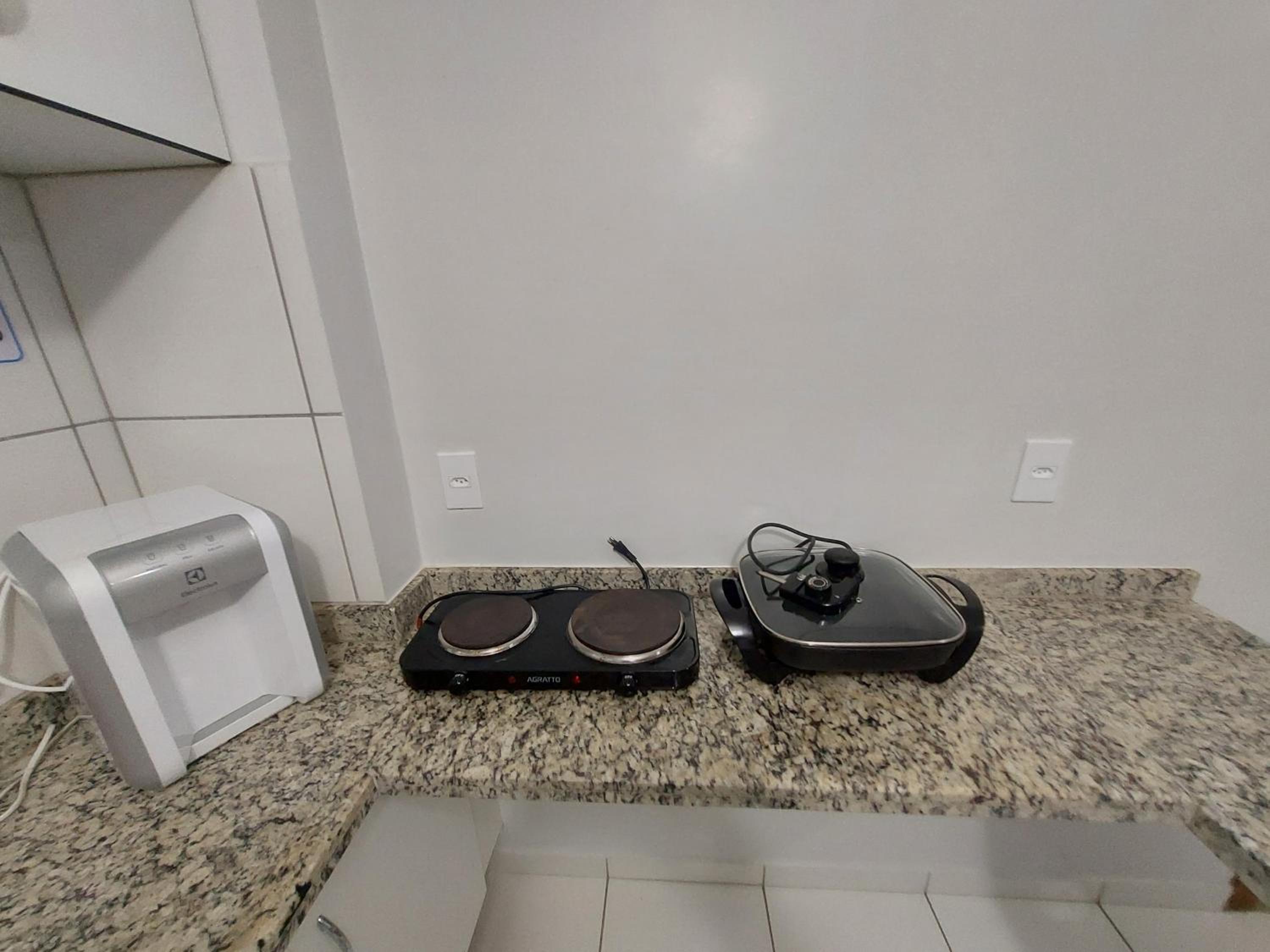 Ótimo apê 2 quartos com piscina 24hs em Caldas Novas