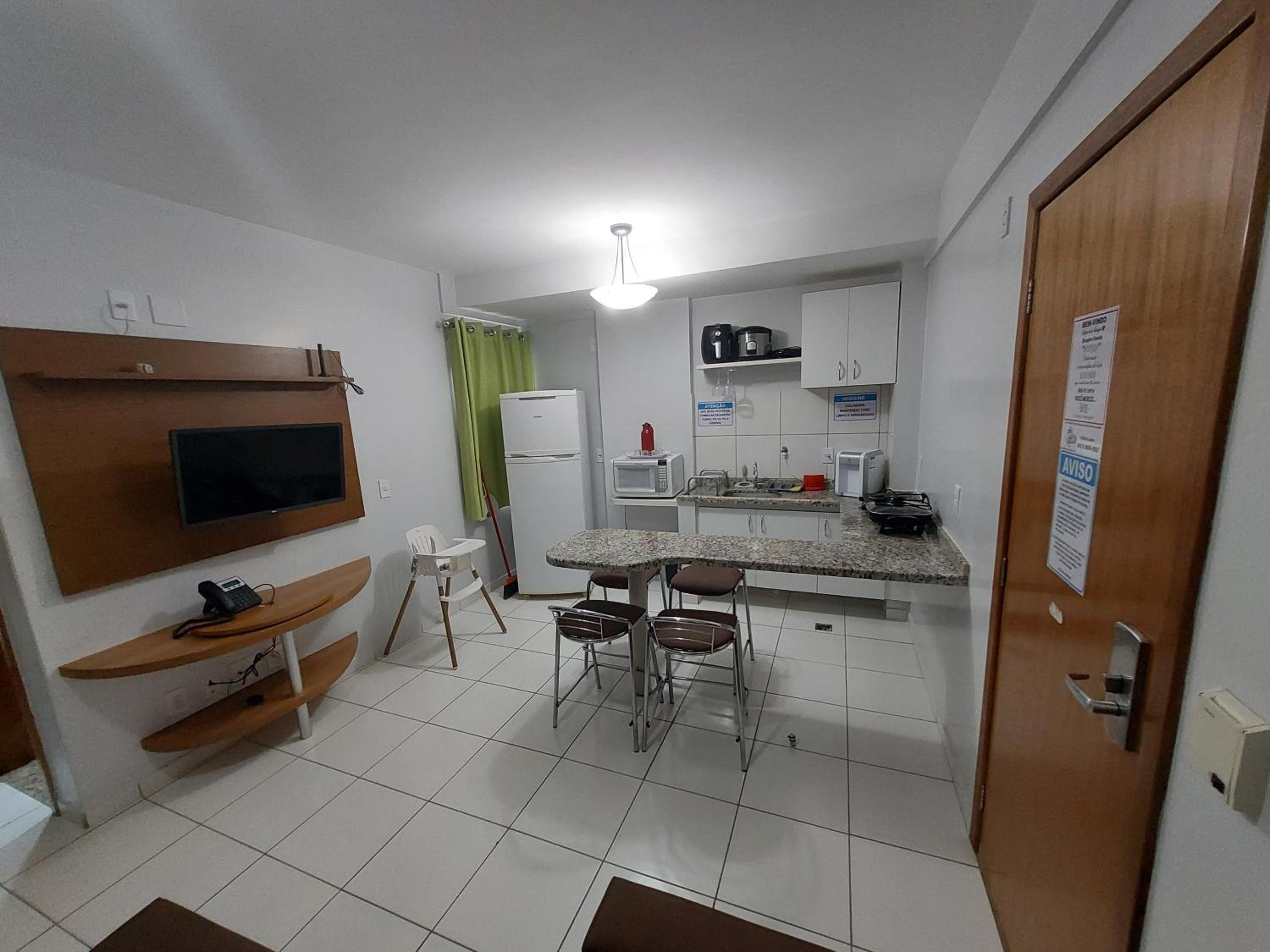 Ótimo apê 2 quartos com piscina 24hs em Caldas Novas