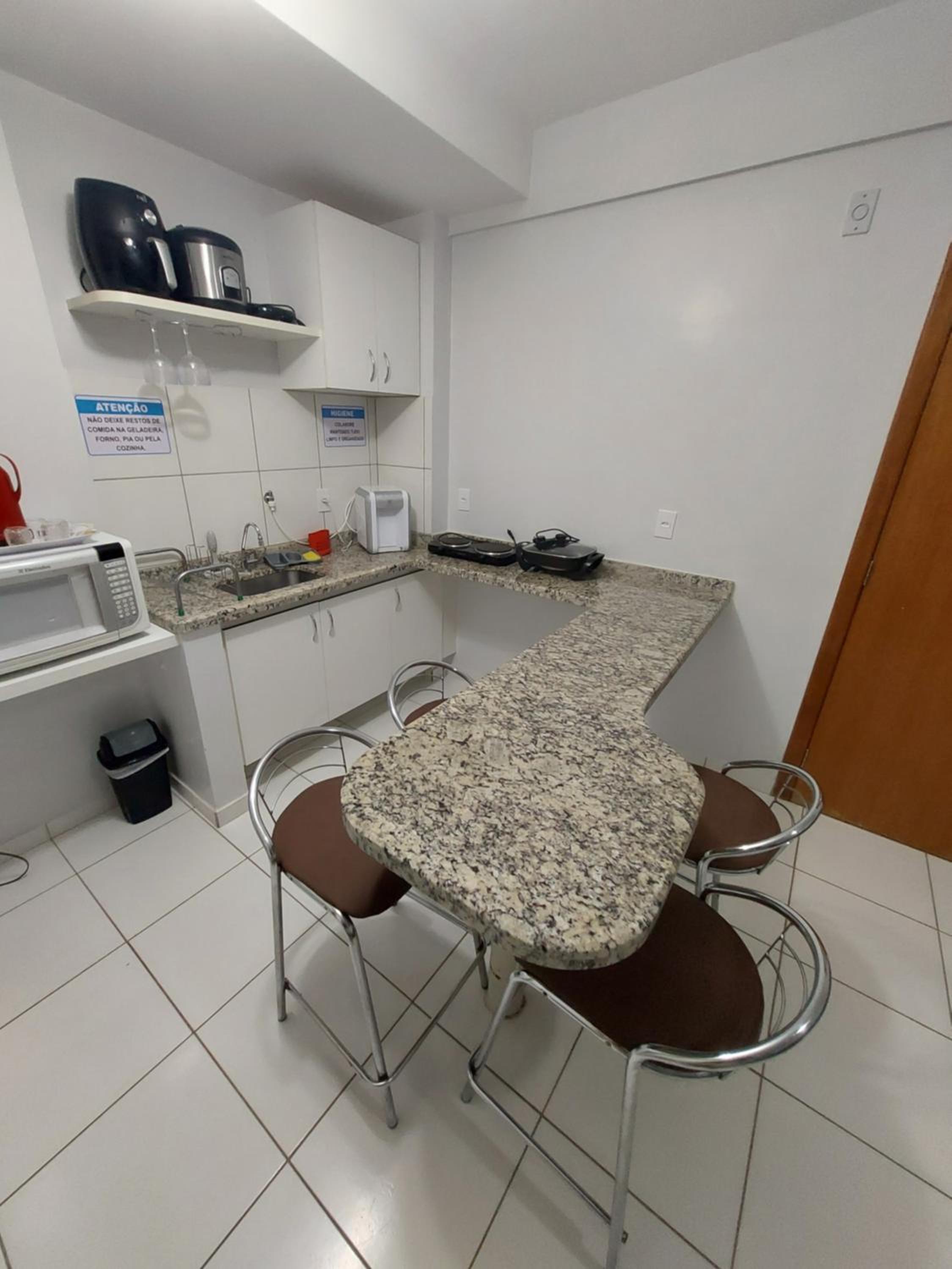Ótimo apê 2 quartos com piscina 24hs em Caldas Novas