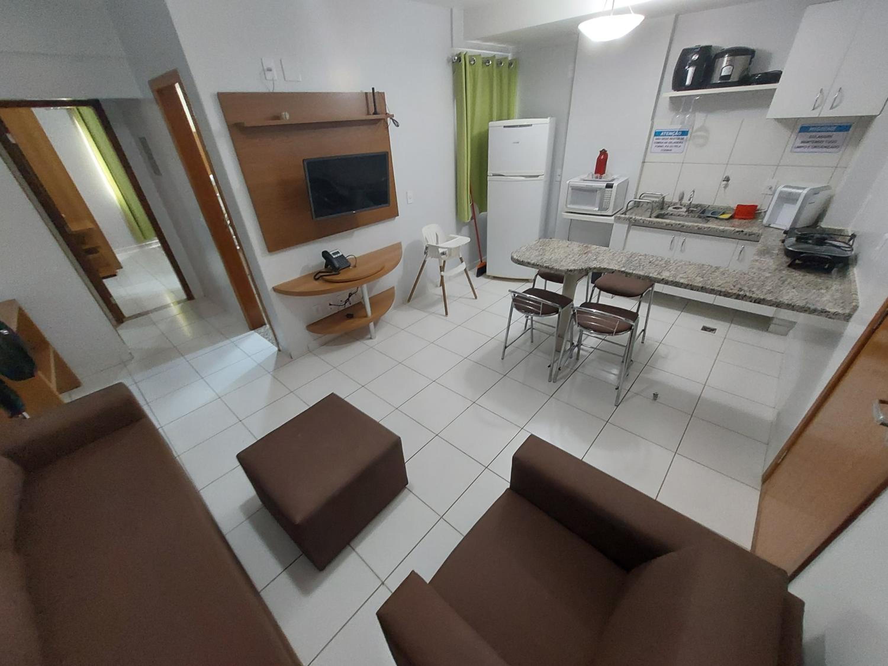 Ótimo apê 2 quartos com piscina 24hs em Caldas Novas