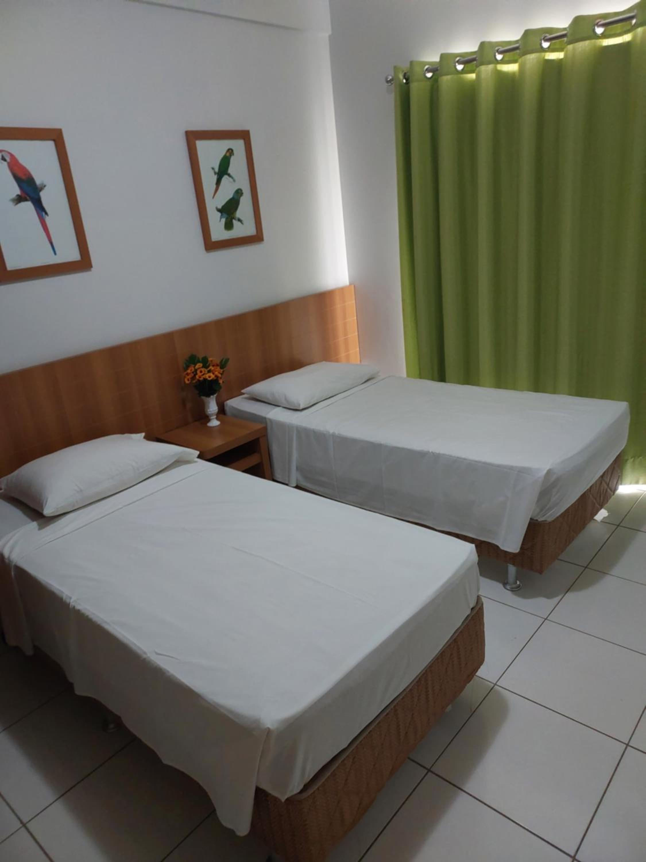 Ótimo apê 2 quartos com piscina 24hs em Caldas Novas