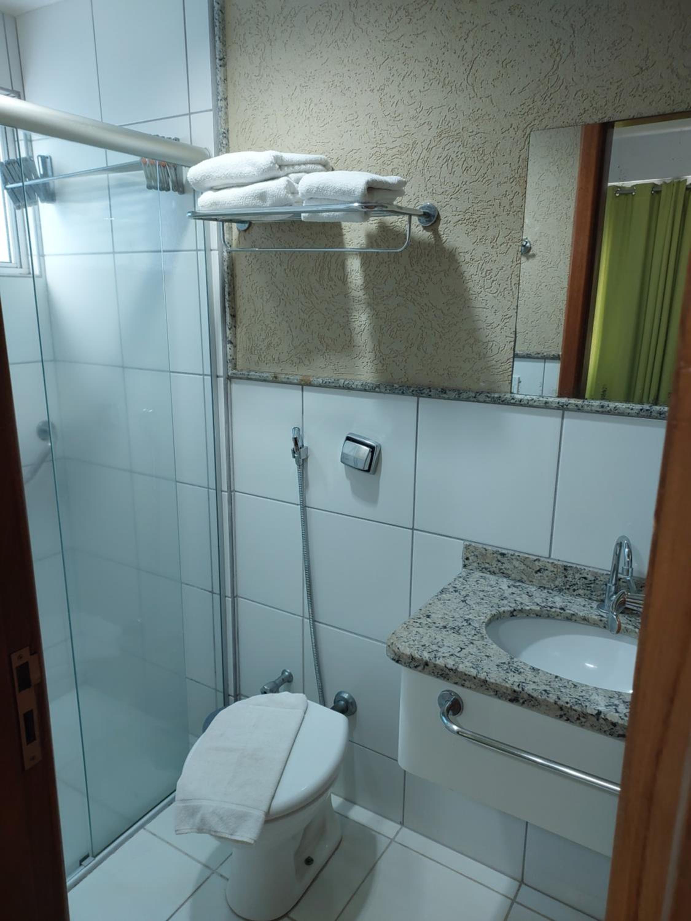Ótimo apê 2 quartos com piscina 24hs em Caldas Novas