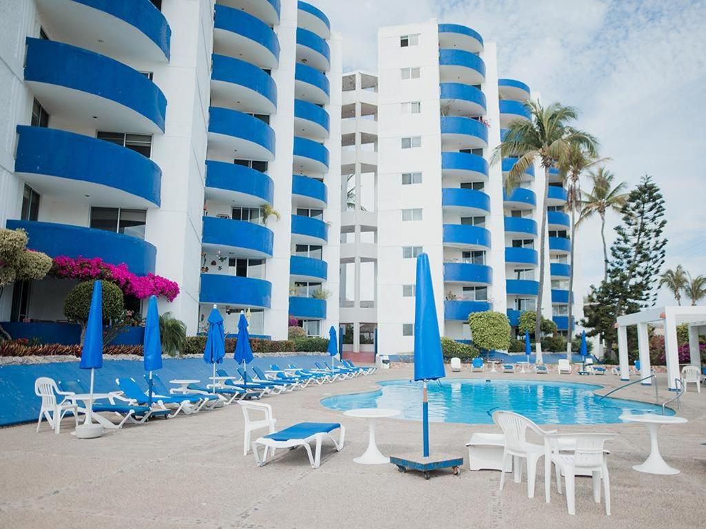 Holiday At La Marina Tenis Beachfront Condo view 5