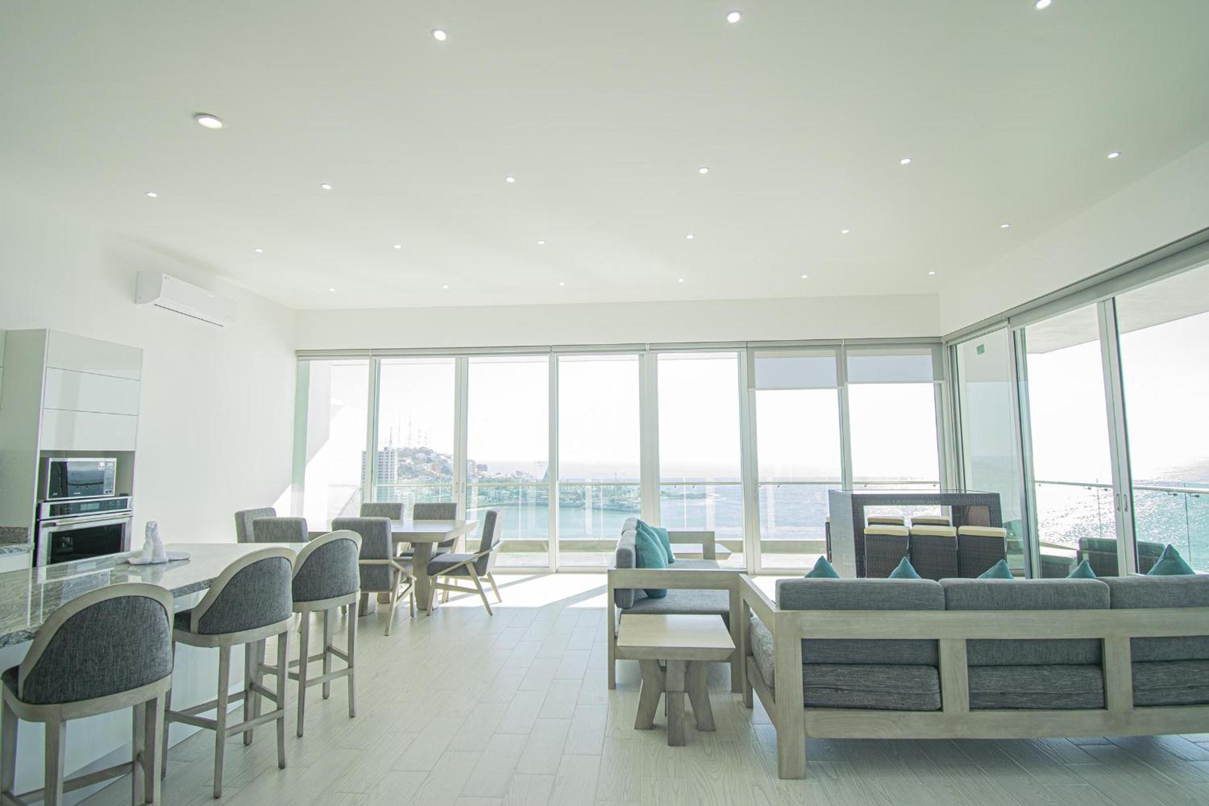Torre Eme Penthouse Oceanview Condo 1507 With Pool view 5