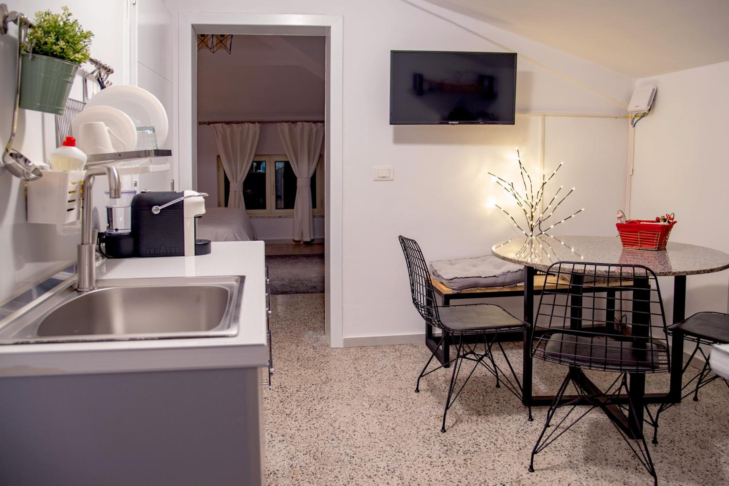 Jonexh Apartments