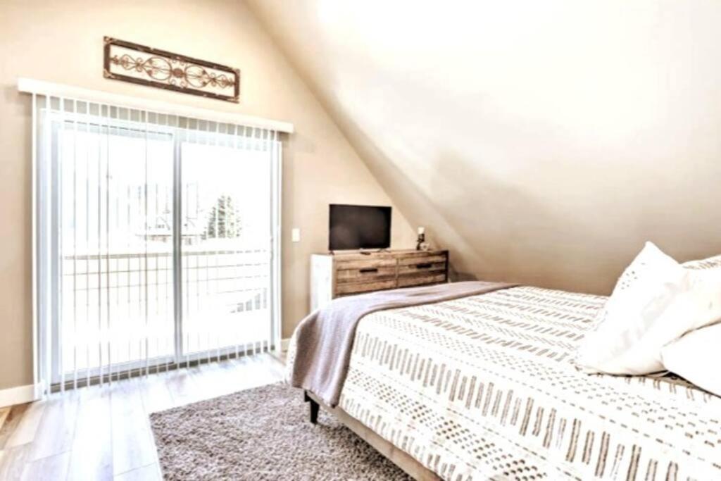 NEW! Cozy & Modern Spearfish Home Near Downtown! view 4