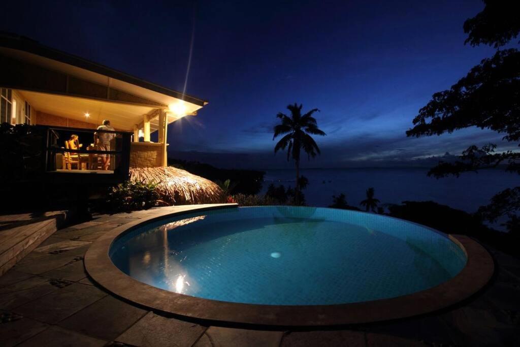 Beachfront Villa - House of Bamboo, Infinity Pool with Starlink - view 9