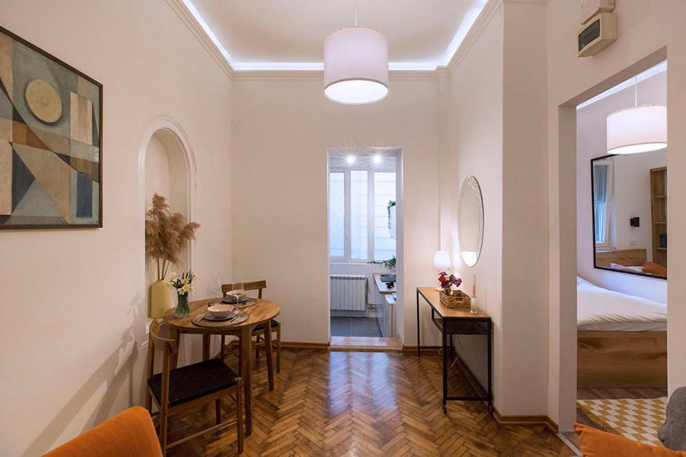 High Note Apartment