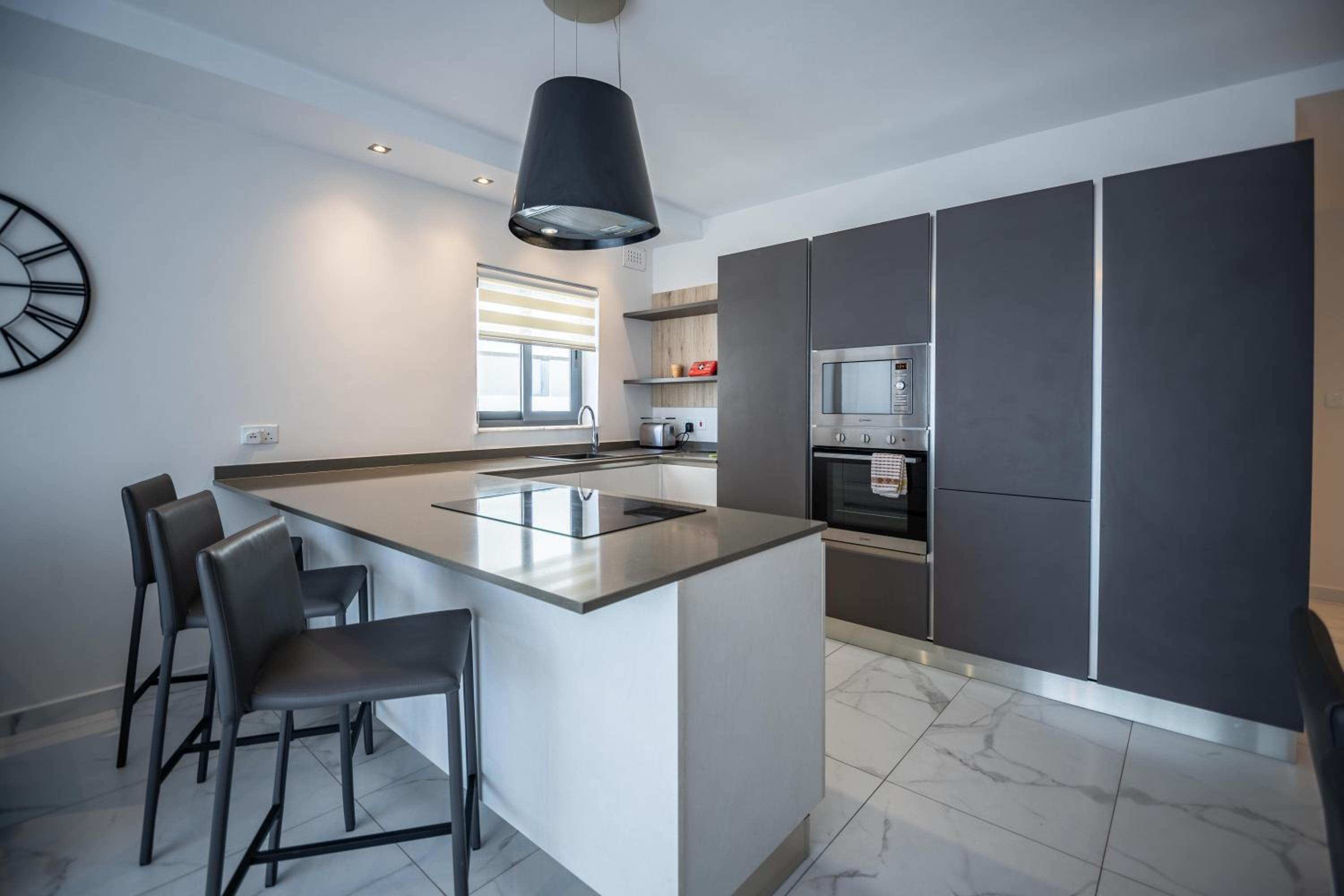 Seaside Luxury Apartment photo 2