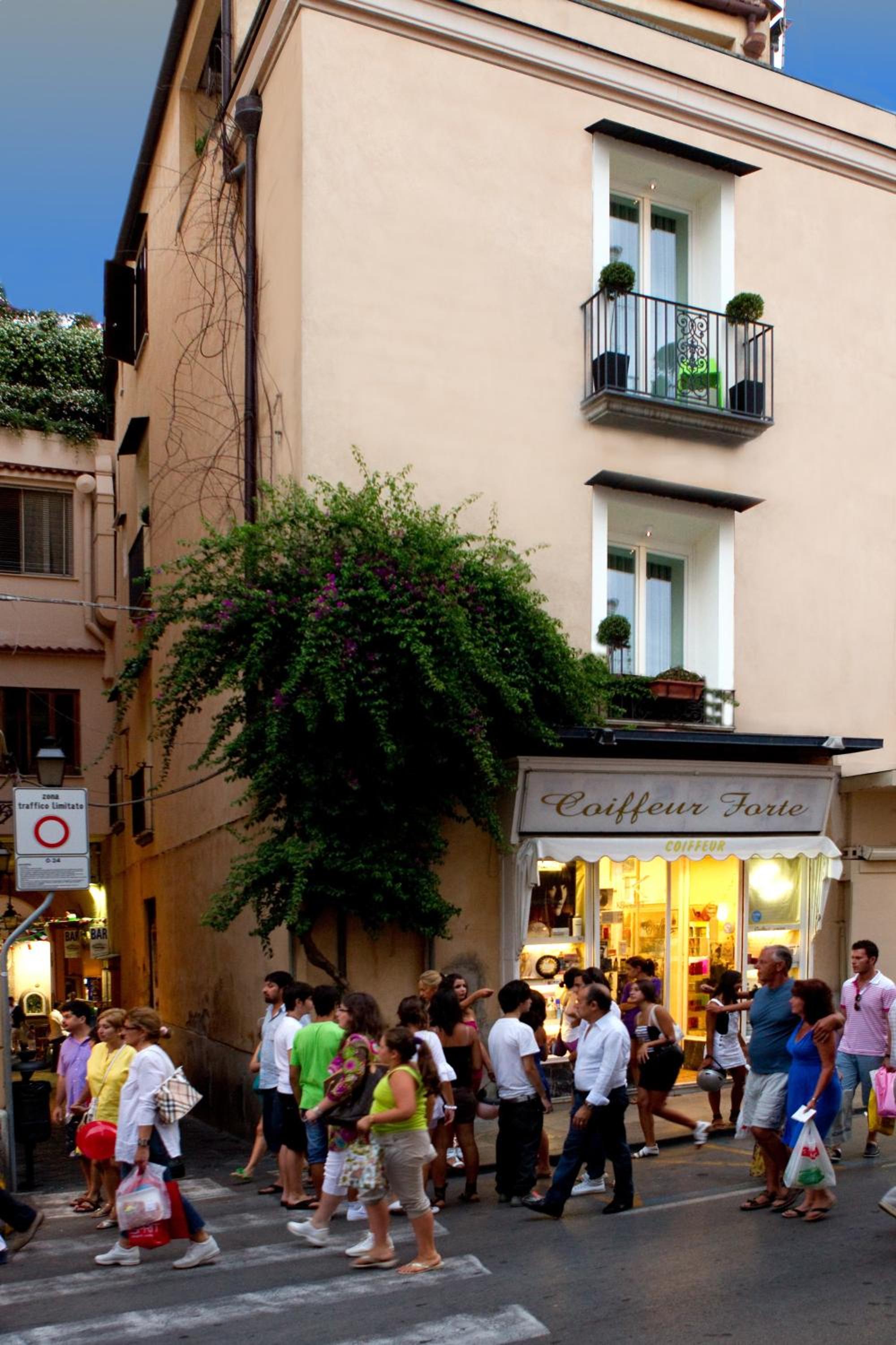 Palazzo Montefusco photo 2