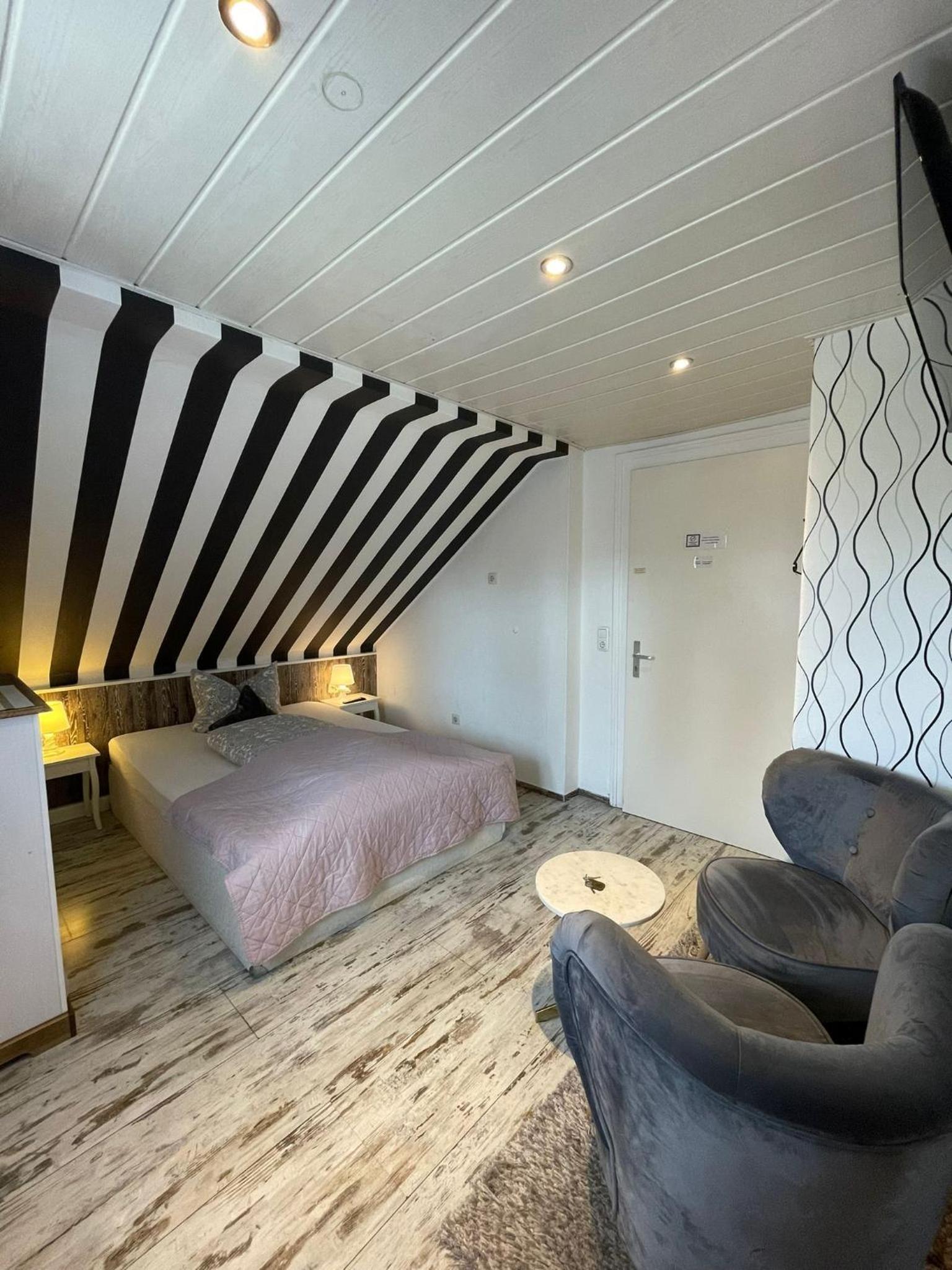 LA Boutique House view 2