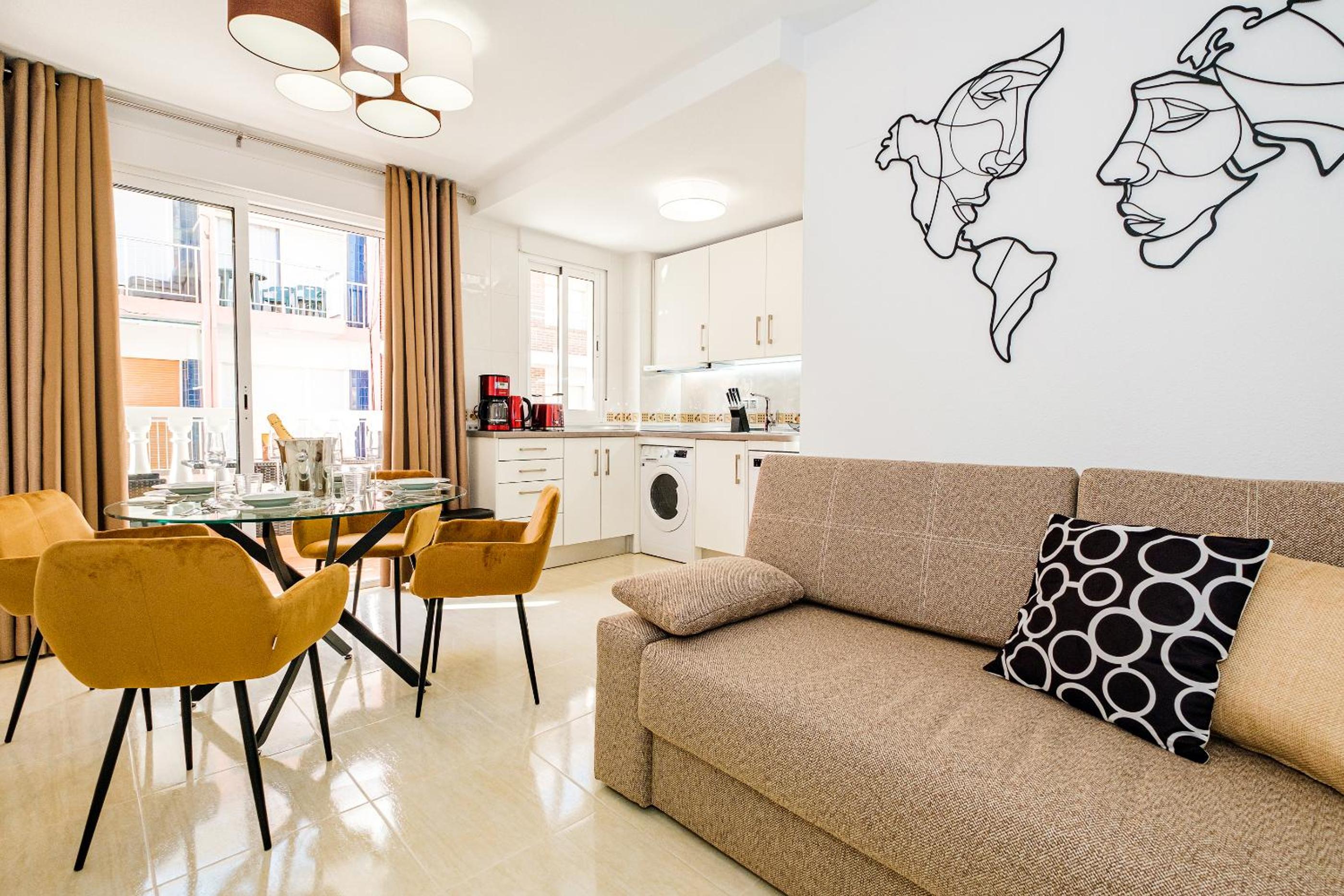 Hotel Holiday Suite Fuensanta 3A - Image 1