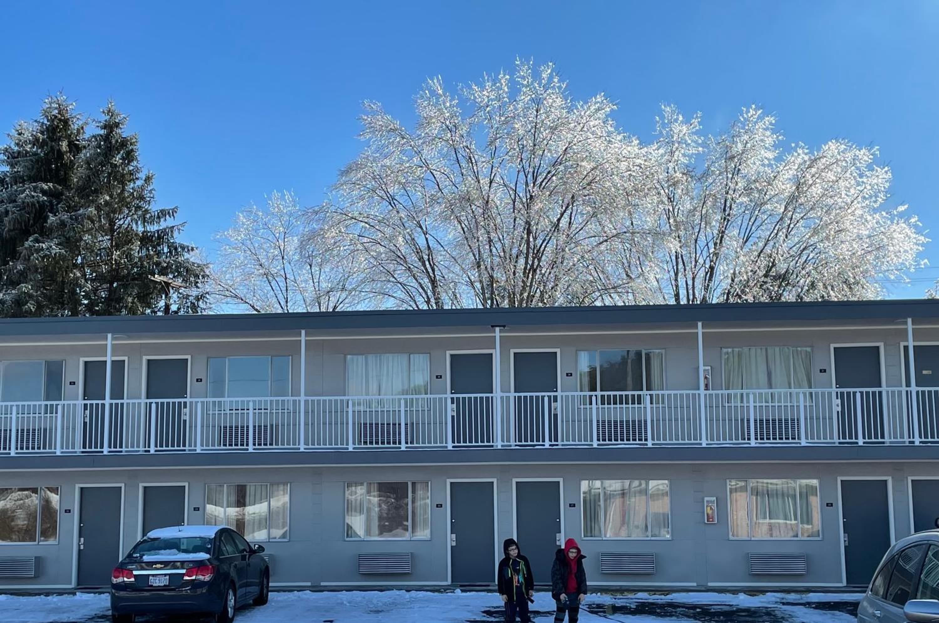 Lake Logan Inn
