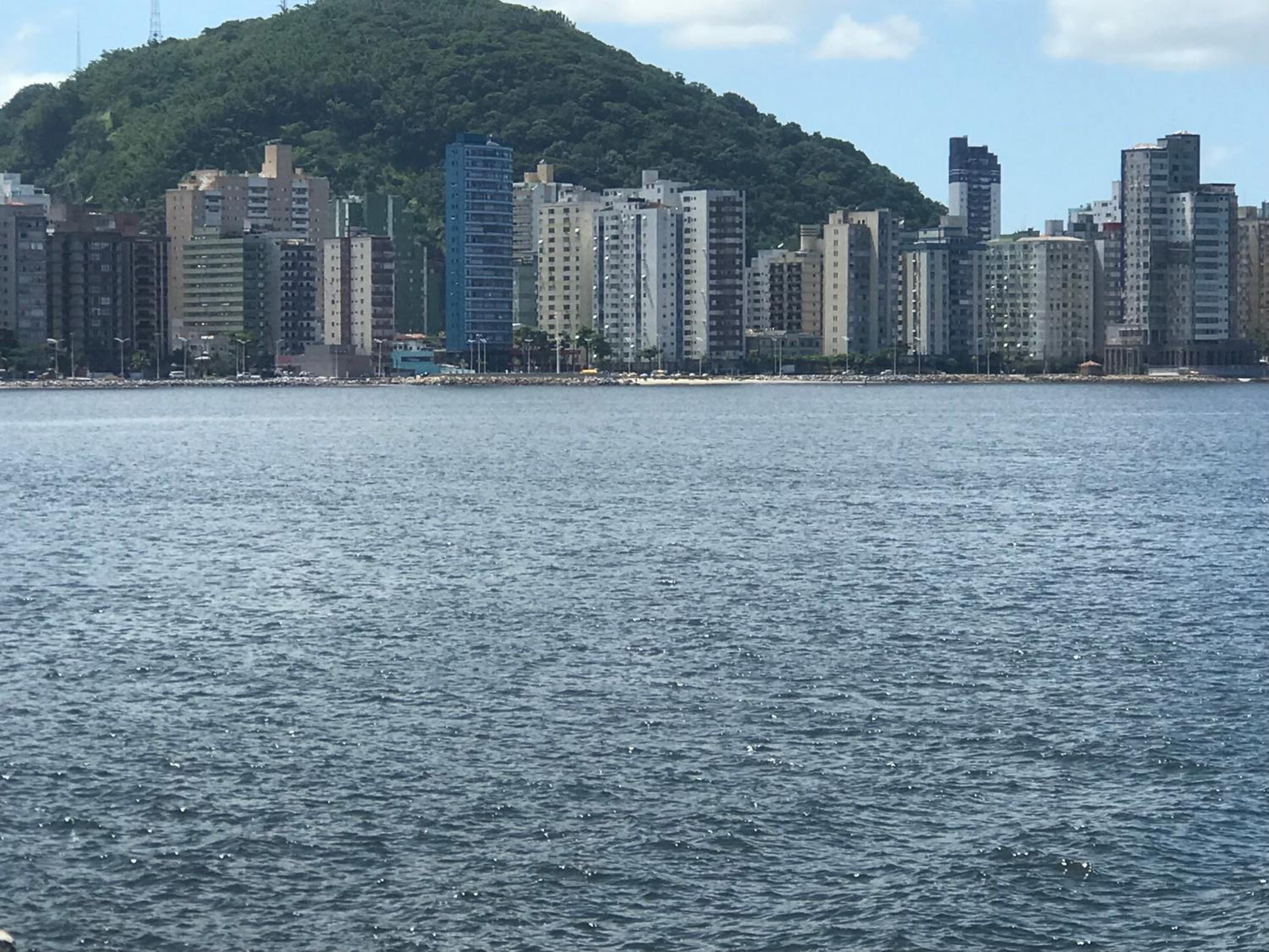 Apto aconchegante vista mar , tv, wifi e ar - Praia São Vicente