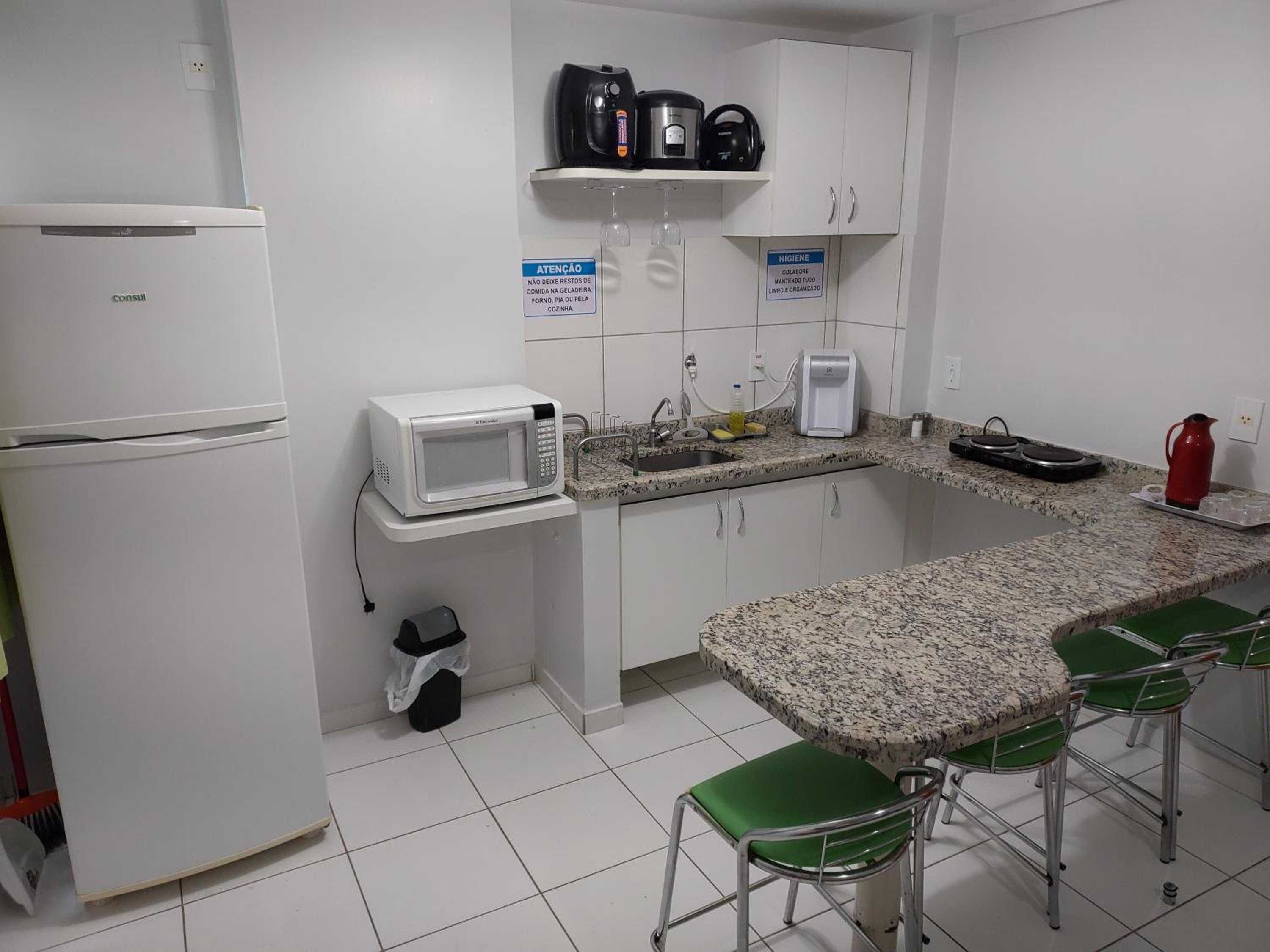 Ótimo apê 2 quartos com piscina 24hs em Caldas Novas