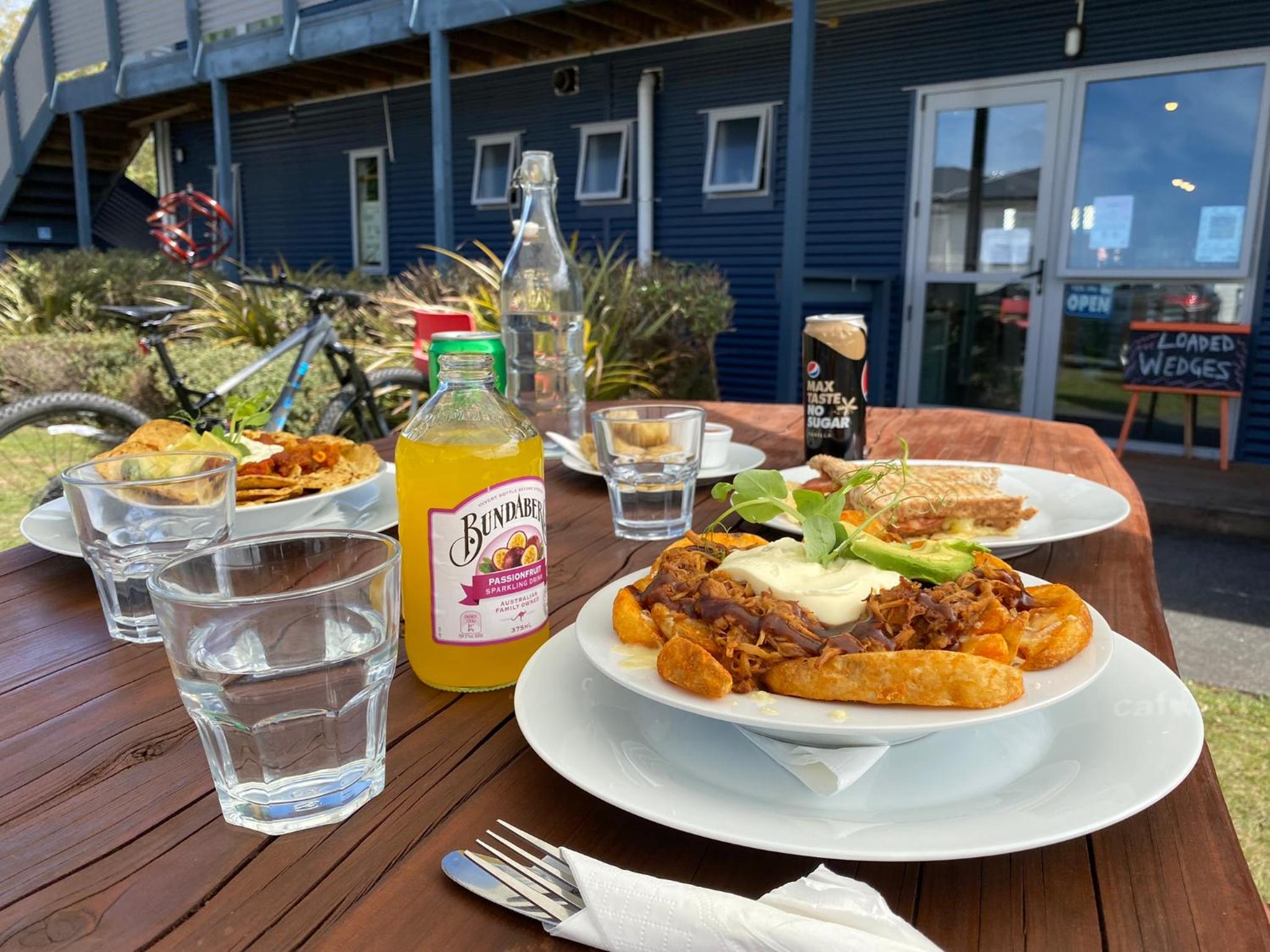 LKNZ Lodge & Cafe