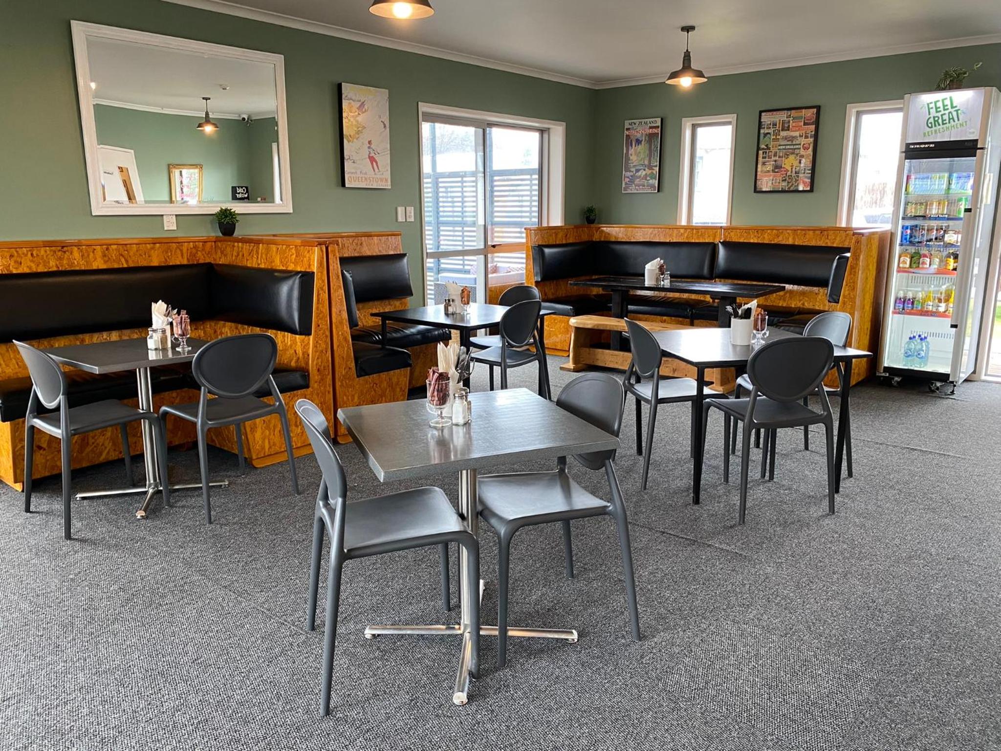 LKNZ Lodge & Cafe