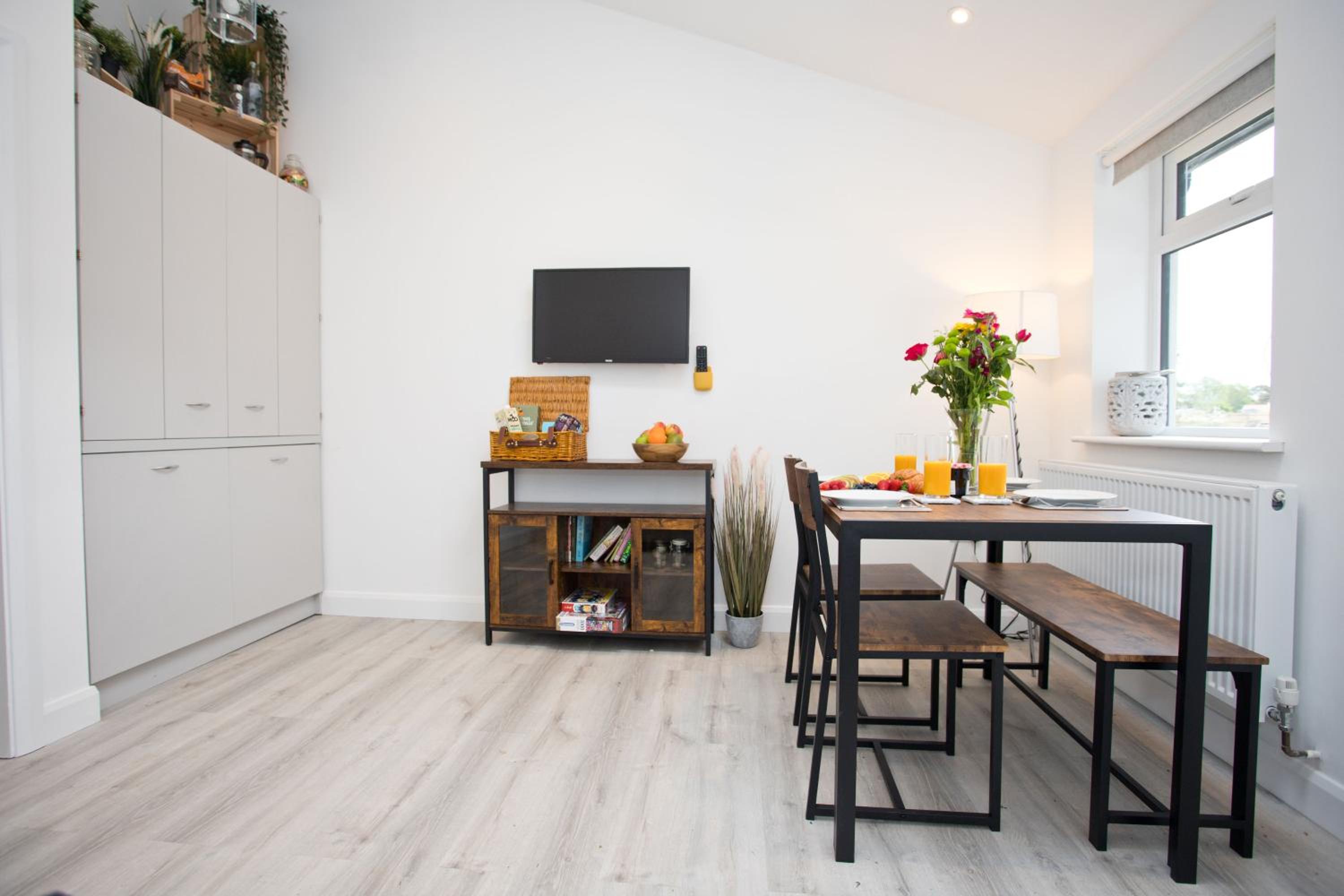 The Bearded Goat Den - A rural retreat at this modern holiday cottage, photo 12