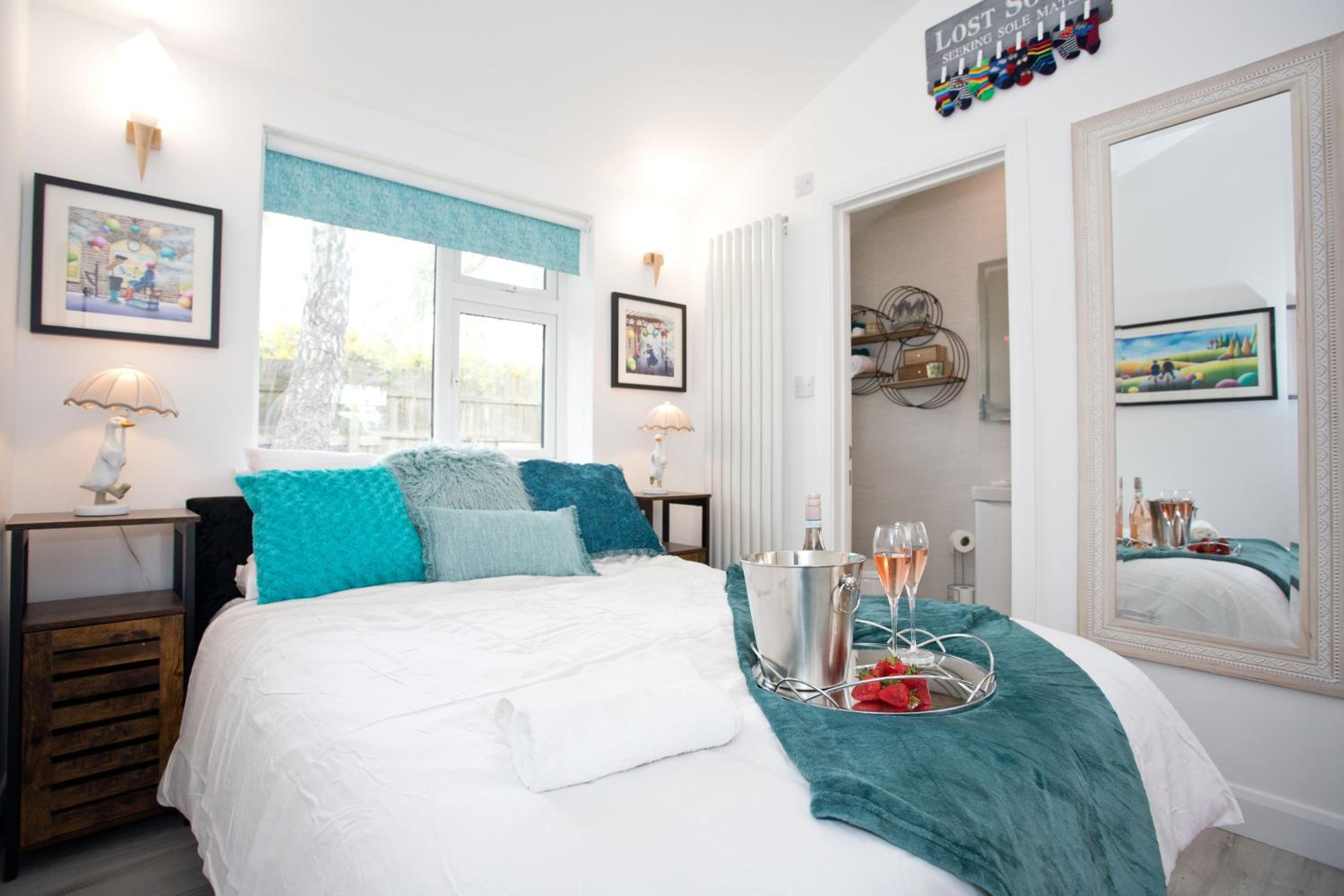 The Bearded Goat Den - A rural retreat at this modern holiday cottage, photo 10