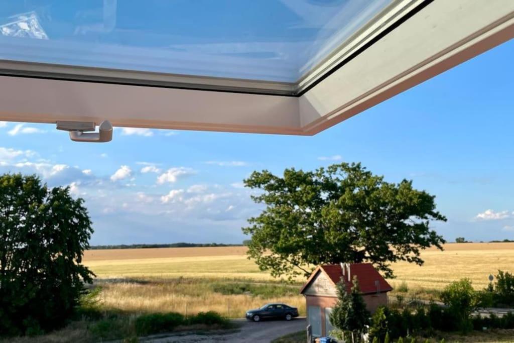 WORKATION Luxury Nature House , 10 min VW , Relax from Work mit Terrasse, Balkon und Parkplatz