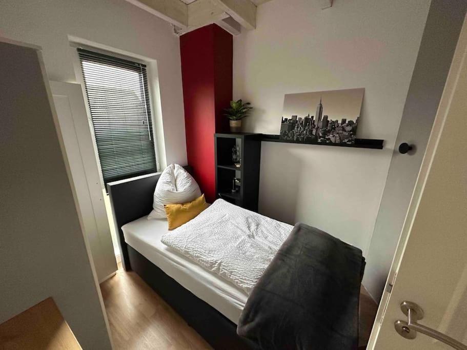 WORKATION Luxury Nature House , 10 min VW , Relax from Work mit Terrasse, Balkon und Parkplatz