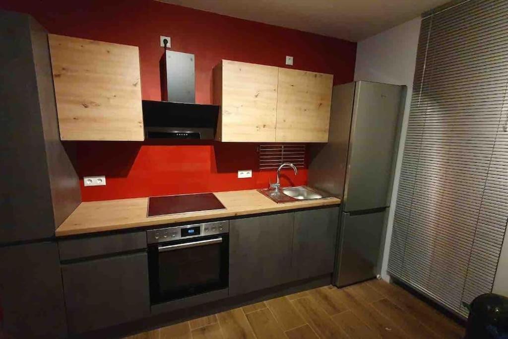 WORKATION Luxury Nature House , 10 min VW , Relax from Work mit Terrasse, Balkon und Parkplatz