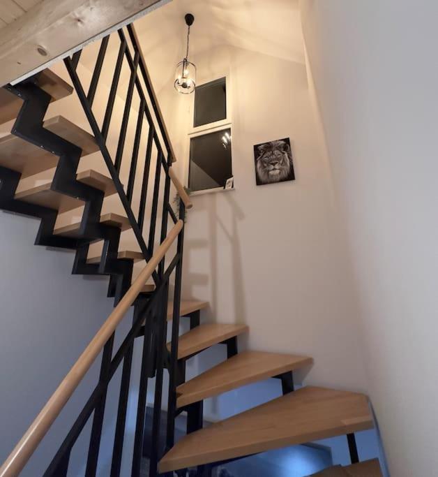 WORKATION Luxury Nature House , 10 min VW , Relax from Work mit Terrasse, Balkon und Parkplatz