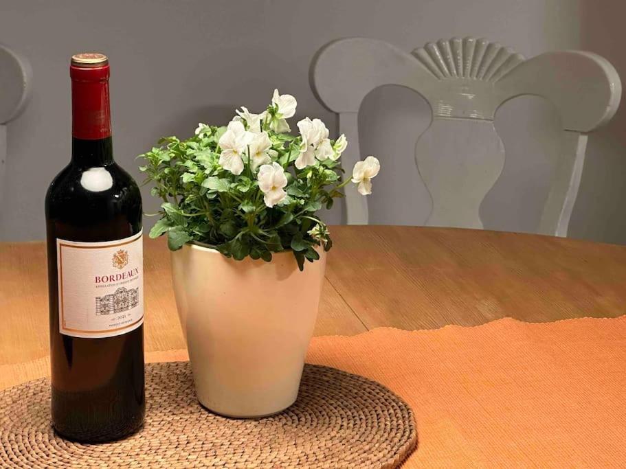 WORKATION Luxury Nature House , 10 min VW , Relax from Work mit Terrasse, Balkon und Parkplatz