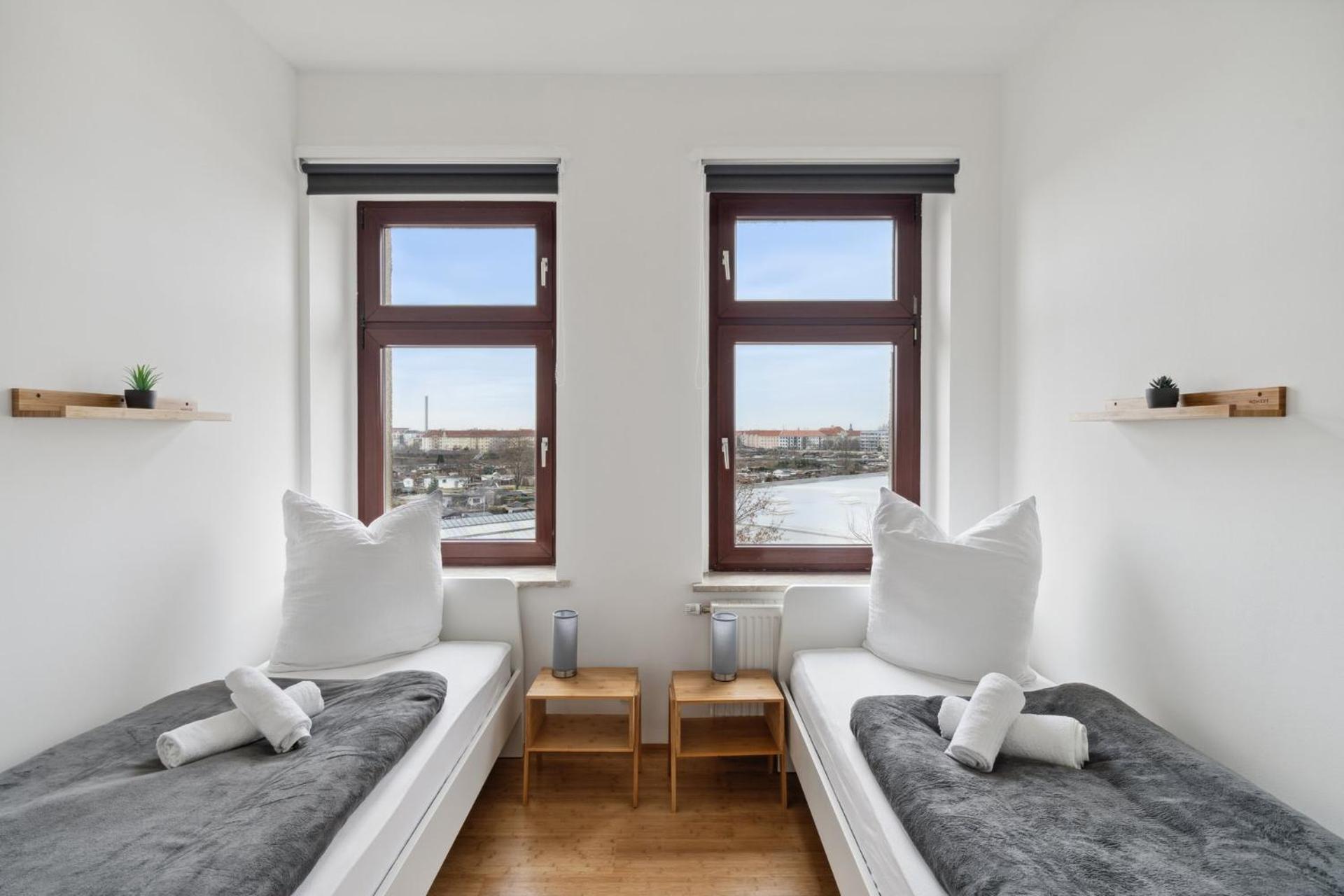 Apartment für 13 Gäste, 5 Schlafzimmer, 2 Bäder, 2 Loggia's, Leipzig Zentrum Ost