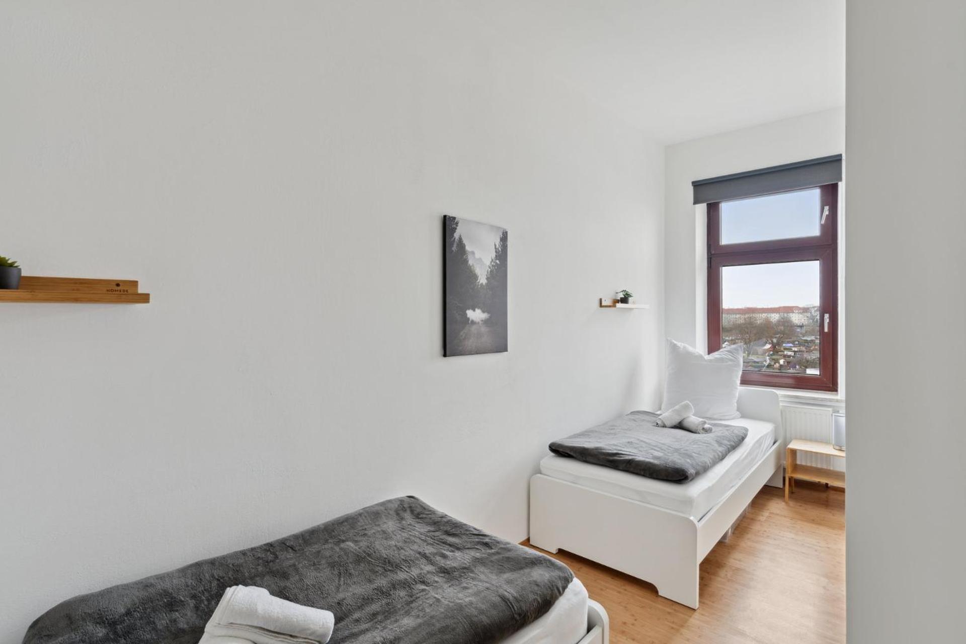 Apartment für 13 Gäste, 5 Schlafzimmer, 2 Bäder, 2 Loggia's, Leipzig Zentrum Ost