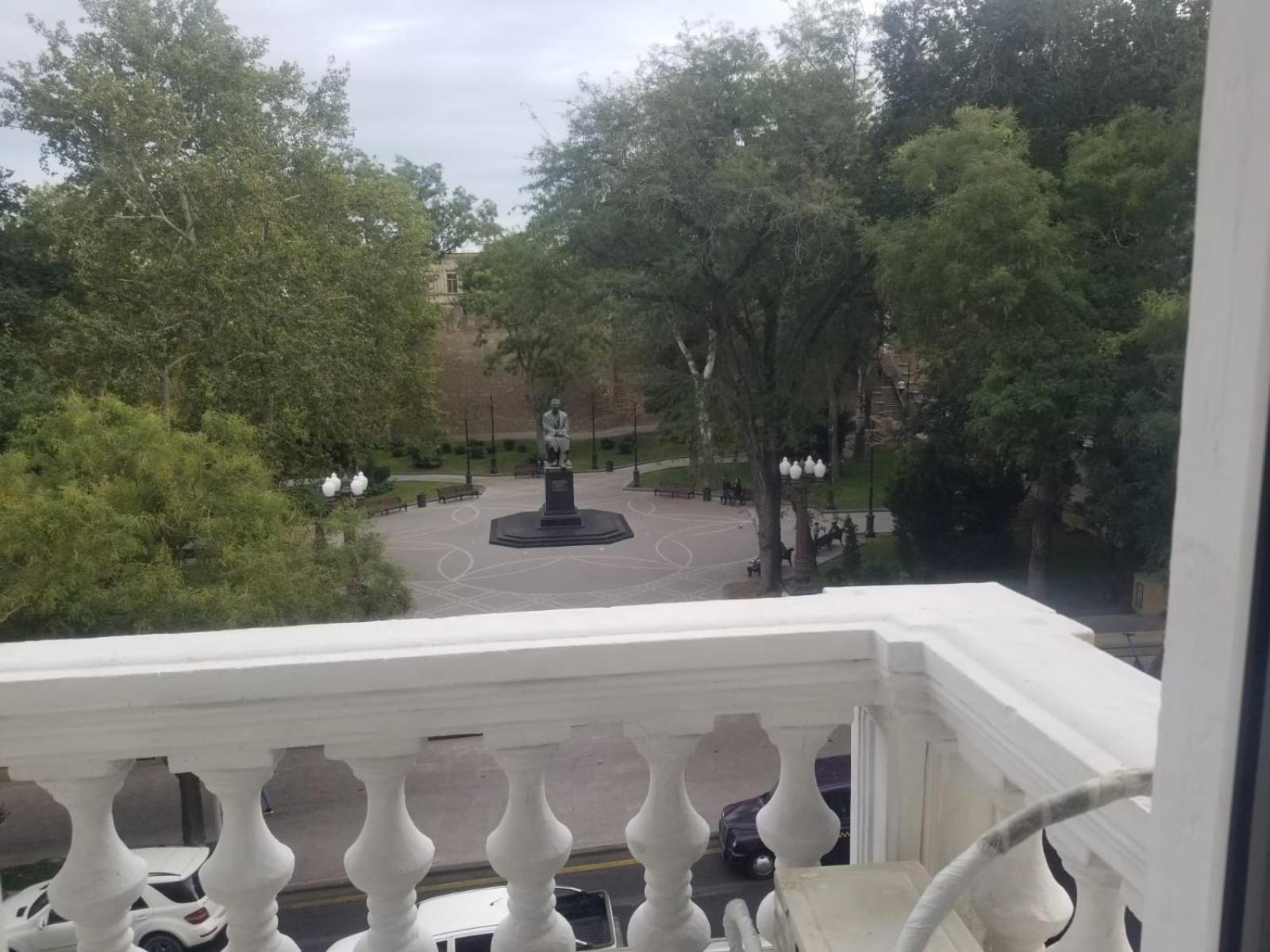 Apartment Formula 1 view