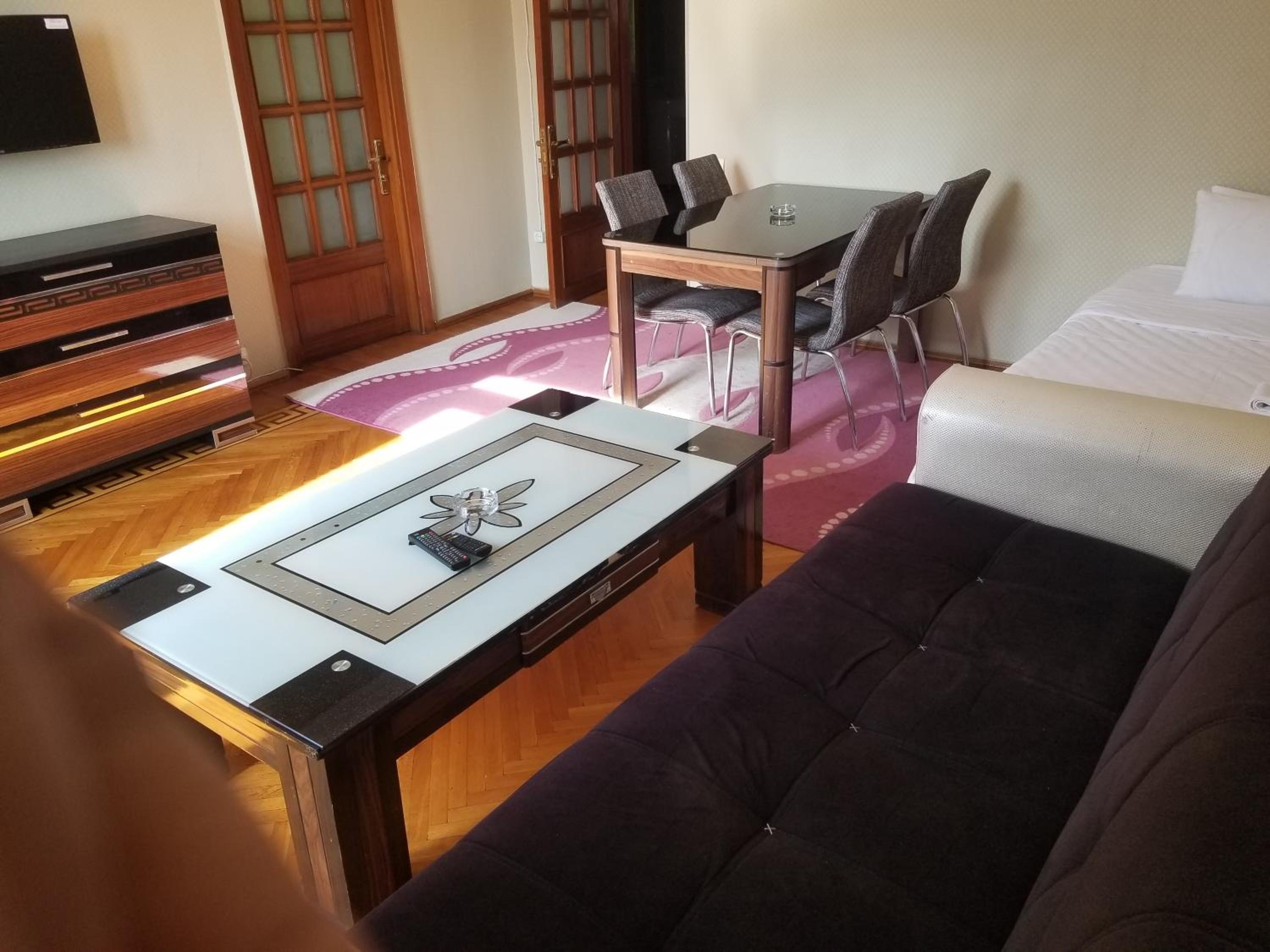 Apartment Formula 1 view