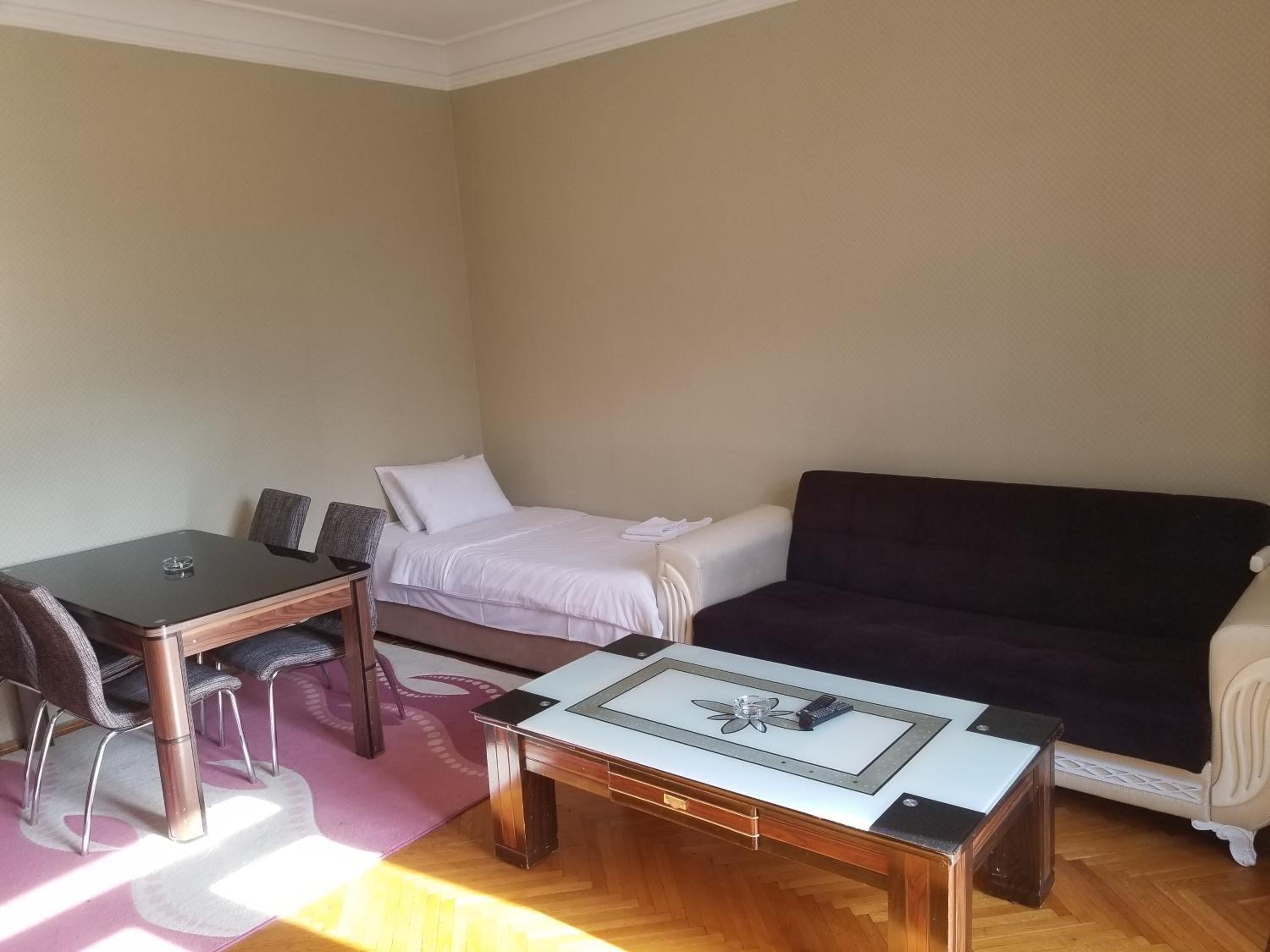 Apartment Formula 1 view