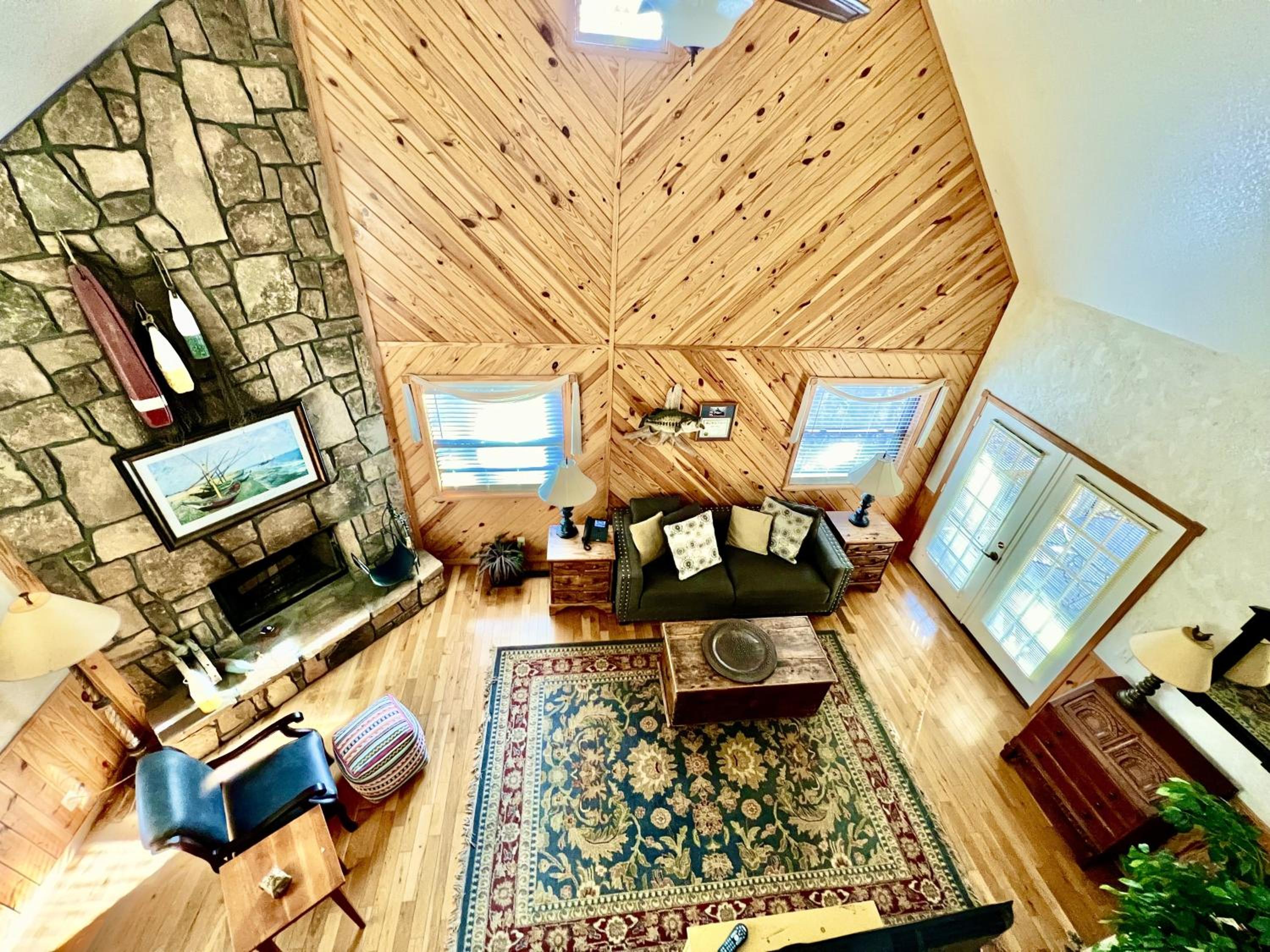 C13 - Forest View two bedroom, two bath Harbor North luxury loft cottage with private hot tub o Lake on Ouachita view 4
