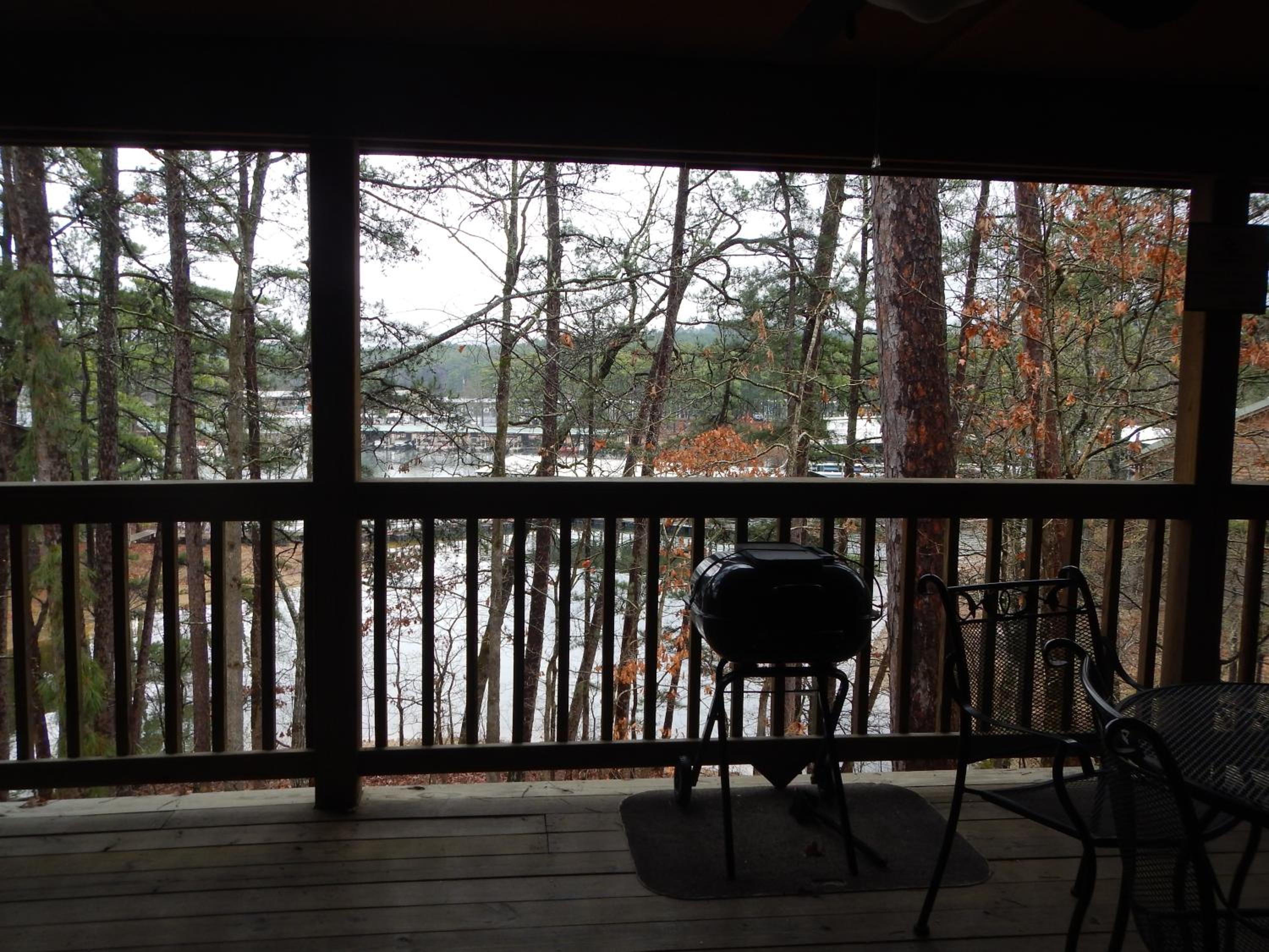 Mountain Harbor three bedroom cabin on the lake