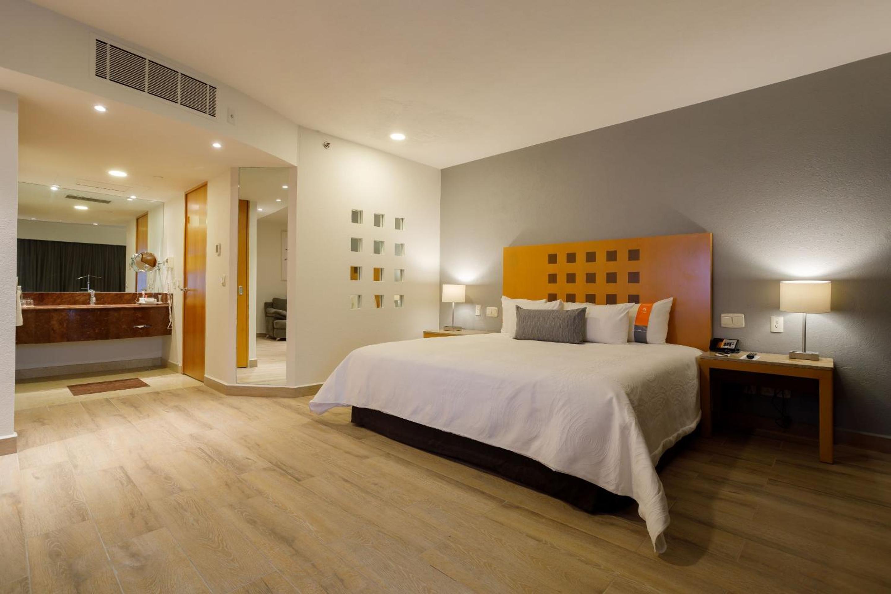 Torreon Vacations - Real Inn Torreon - Property Image 11