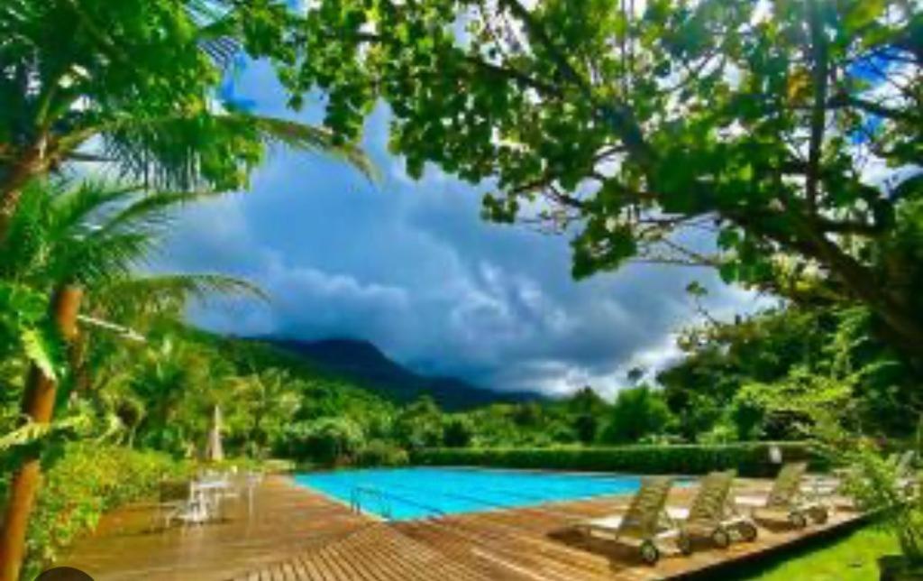 Casa Maresias -Condomínio Reserva Mata Azul 100 metros da Praia
