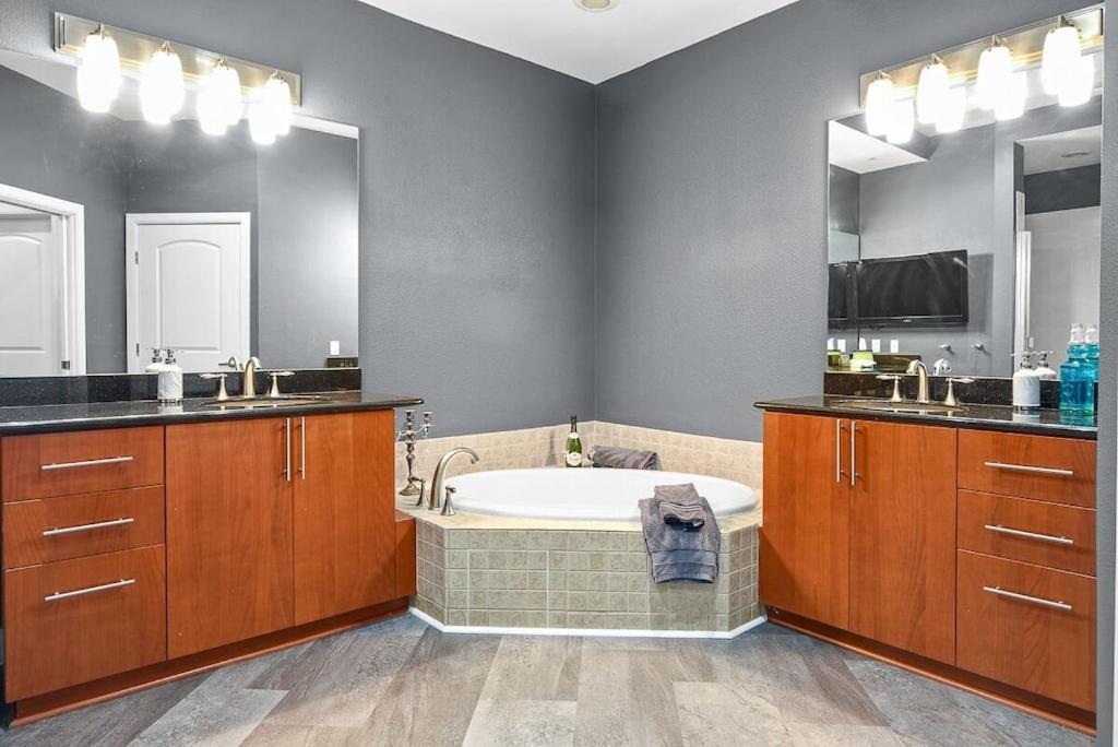 2 Bedroom 2 Bath Luxury condo with Oversized Patio & Outdoor Grill.