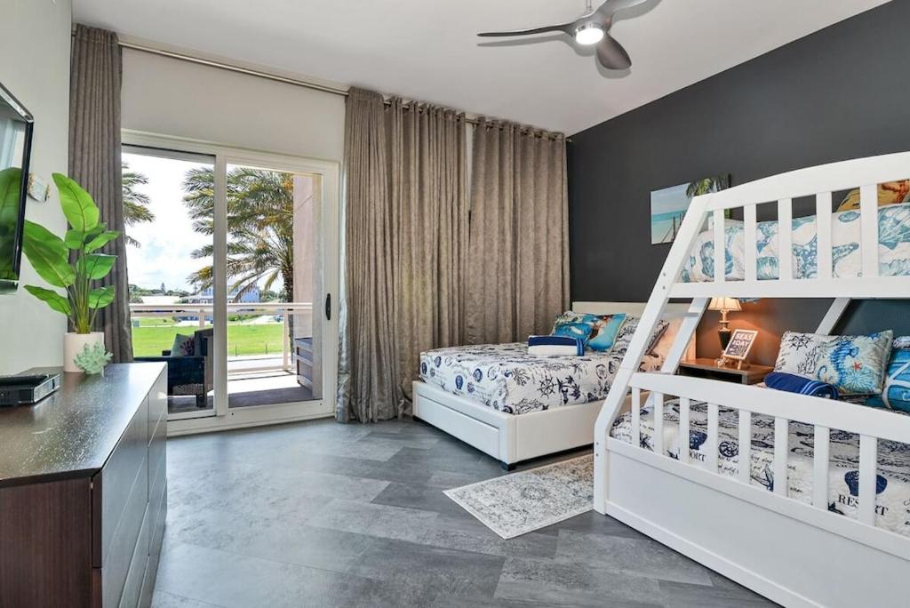 2 Bedroom 2 Bath Luxury condo with Oversized Patio & Outdoor Grill.