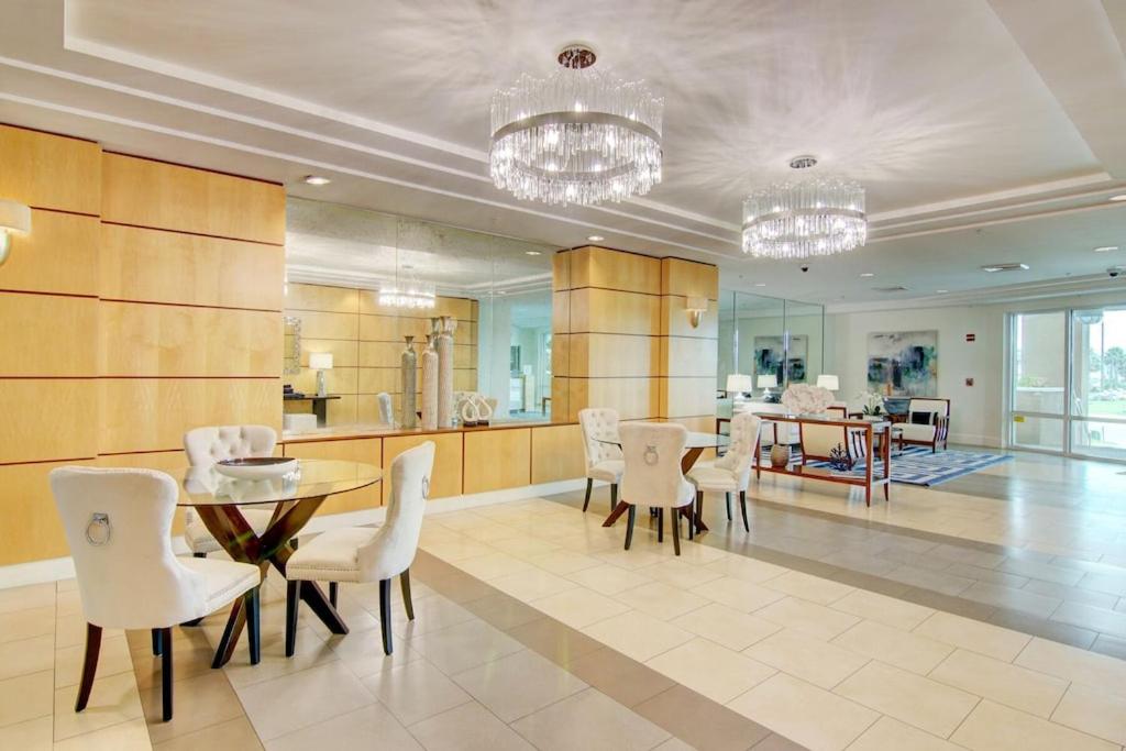 2 Bedroom 2 Bath Luxury condo with Oversized Patio & Outdoor Grill.