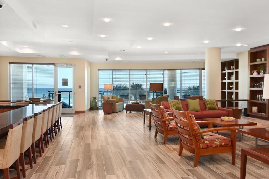 2 Bedroom 2 Bath Luxury condo with Oversized Patio & Outdoor Grill.