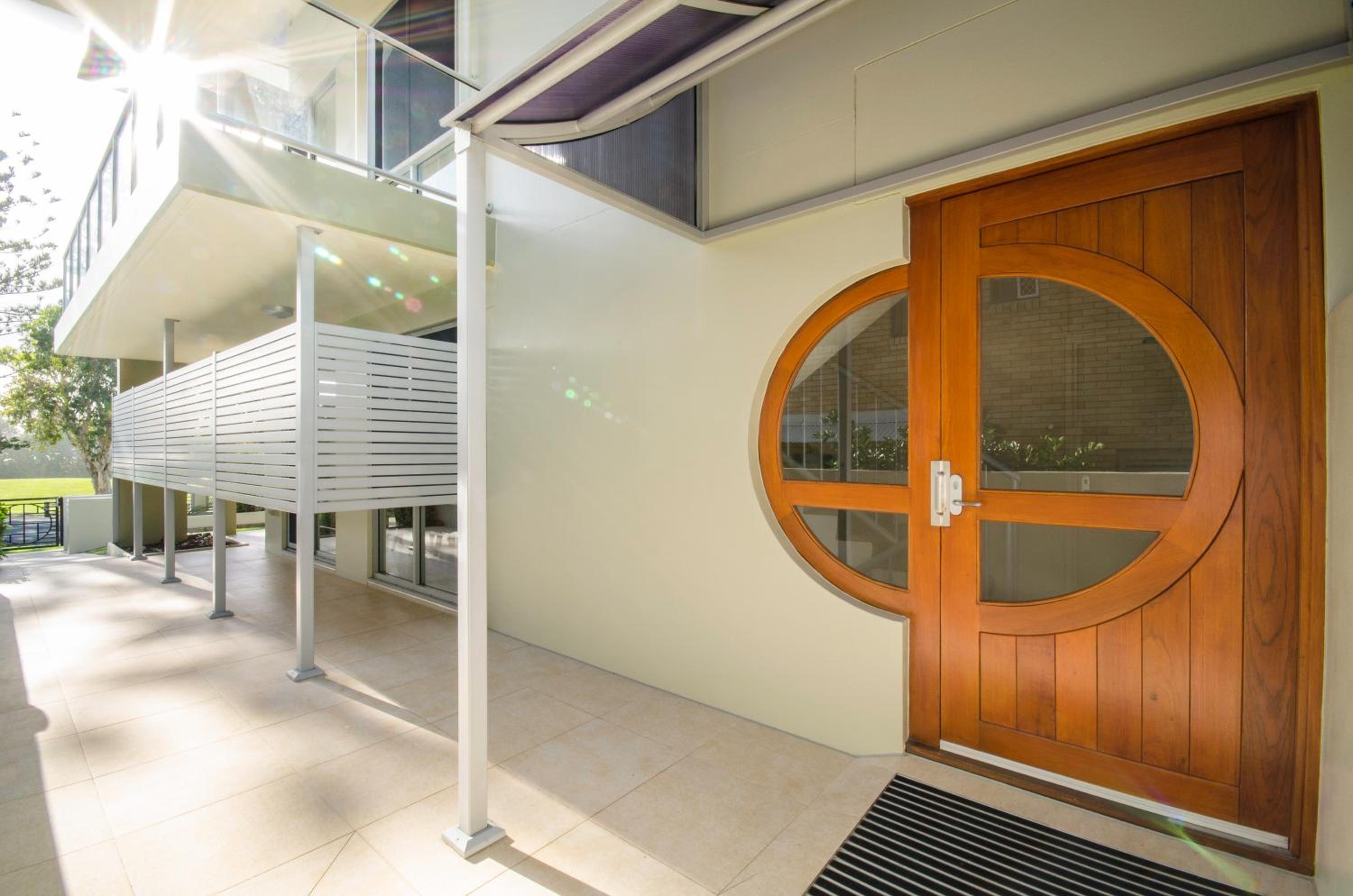Ming Apartments - Holiday Management