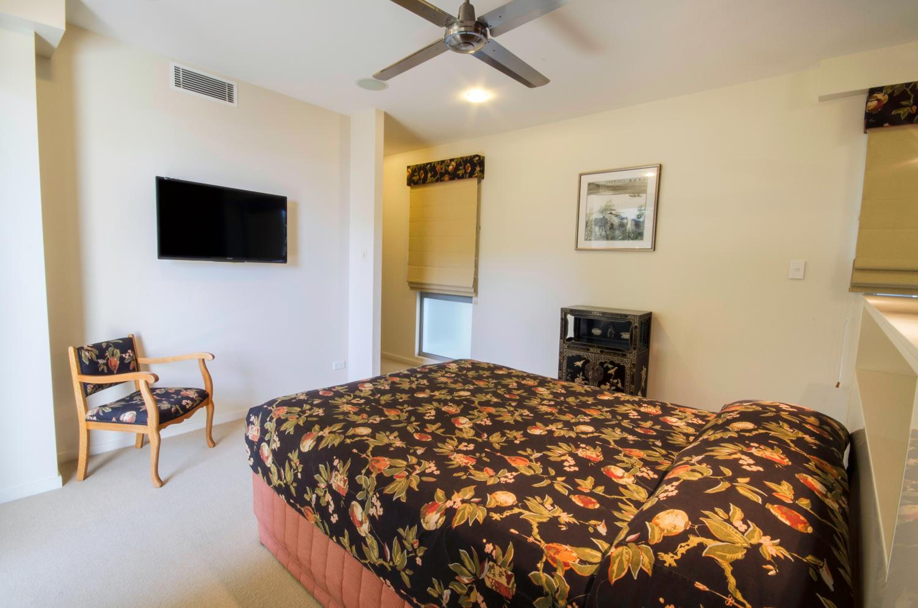Ming Apartments - Holiday Management