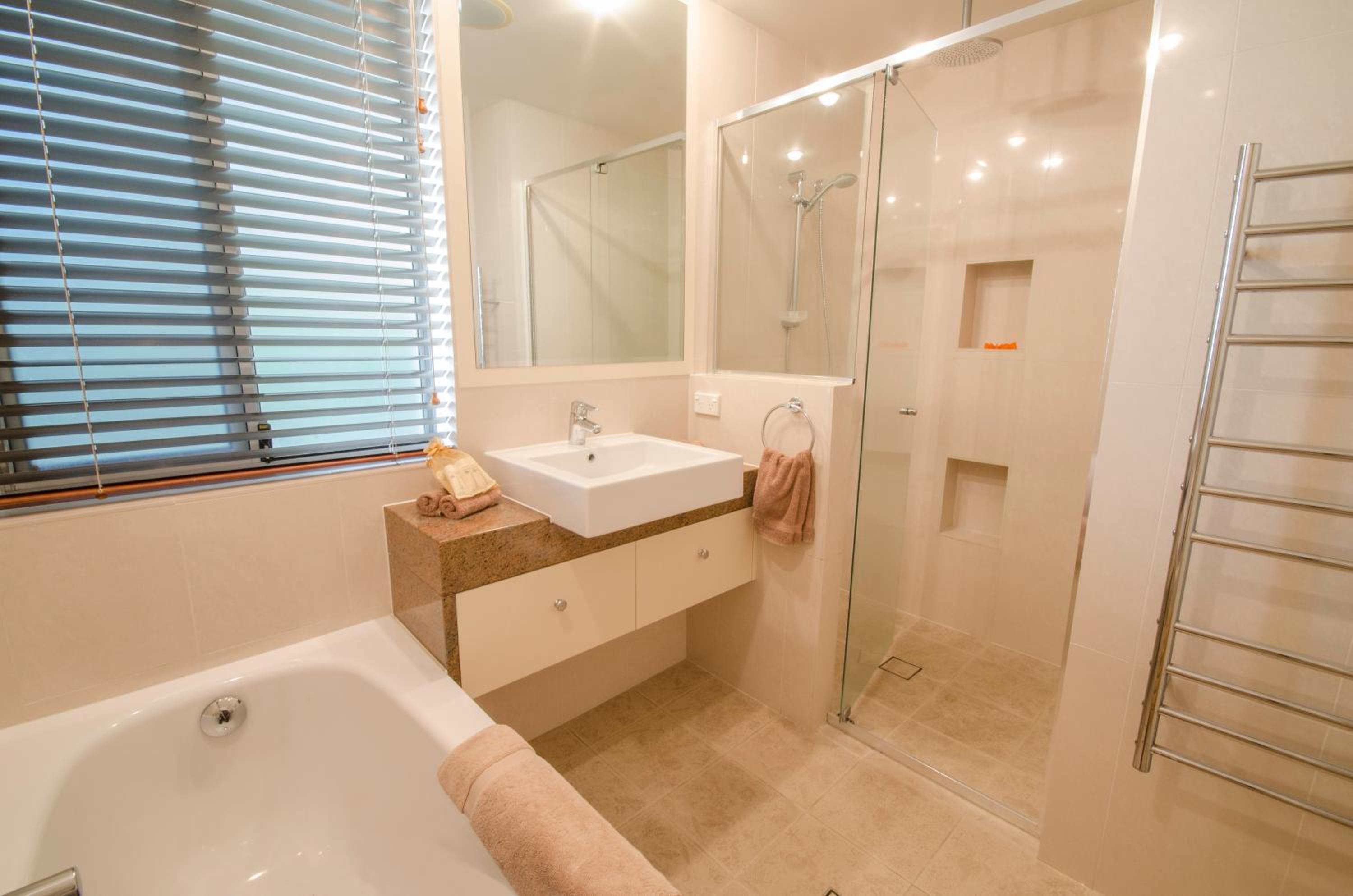 Ming Apartments - Holiday Management