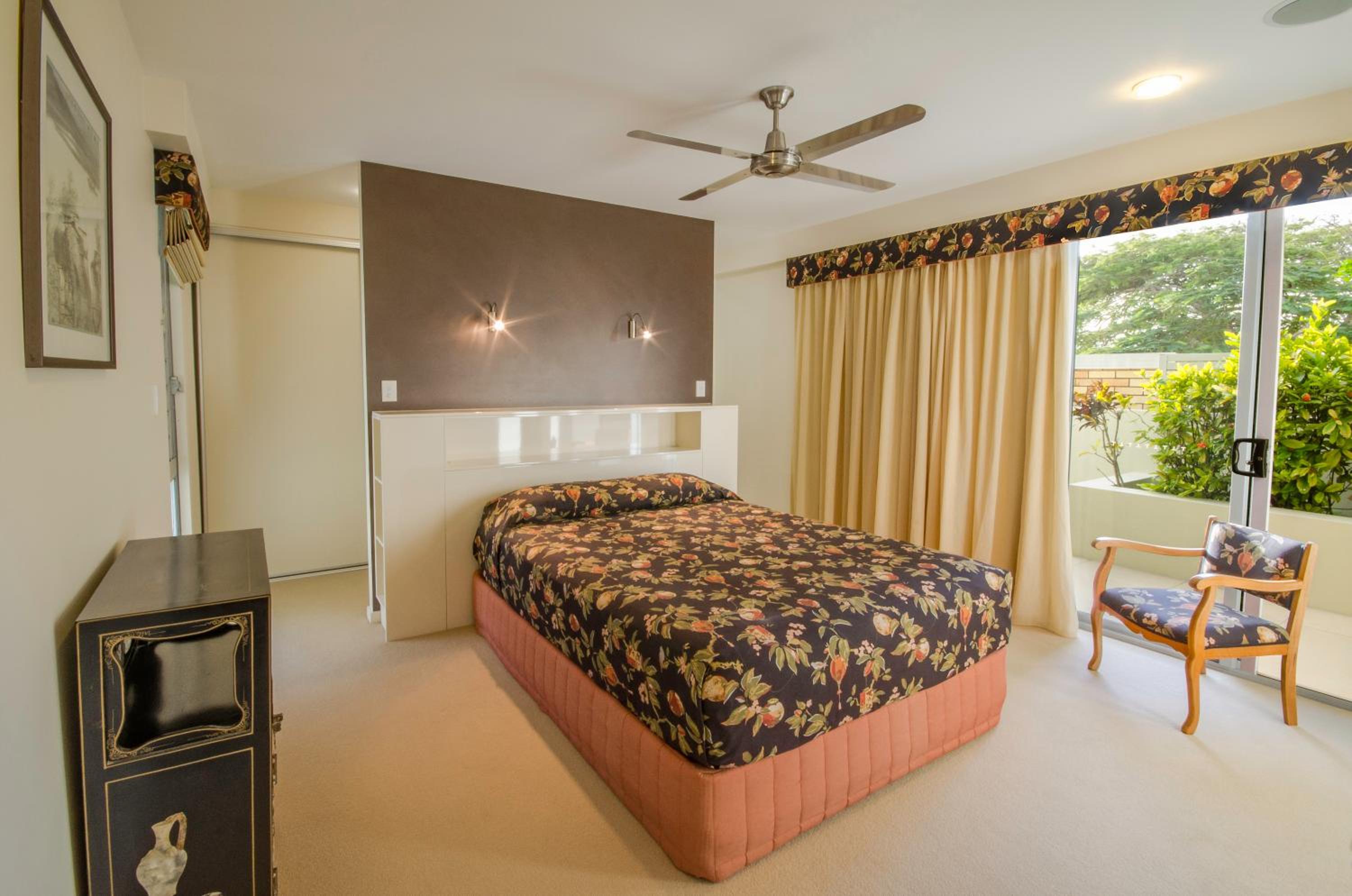 Ming Apartments - Holiday Management