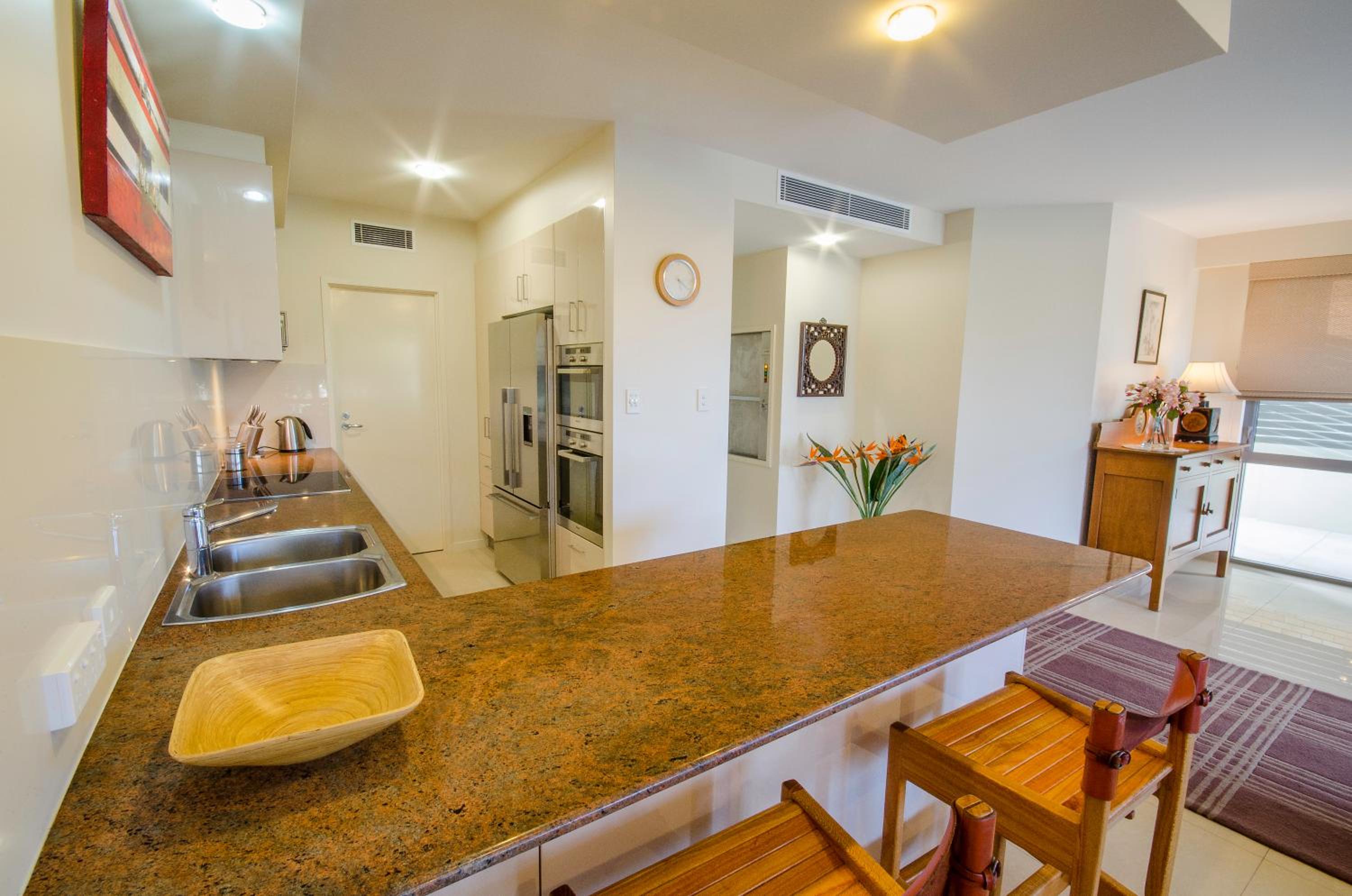 Ming Apartments - Holiday Management