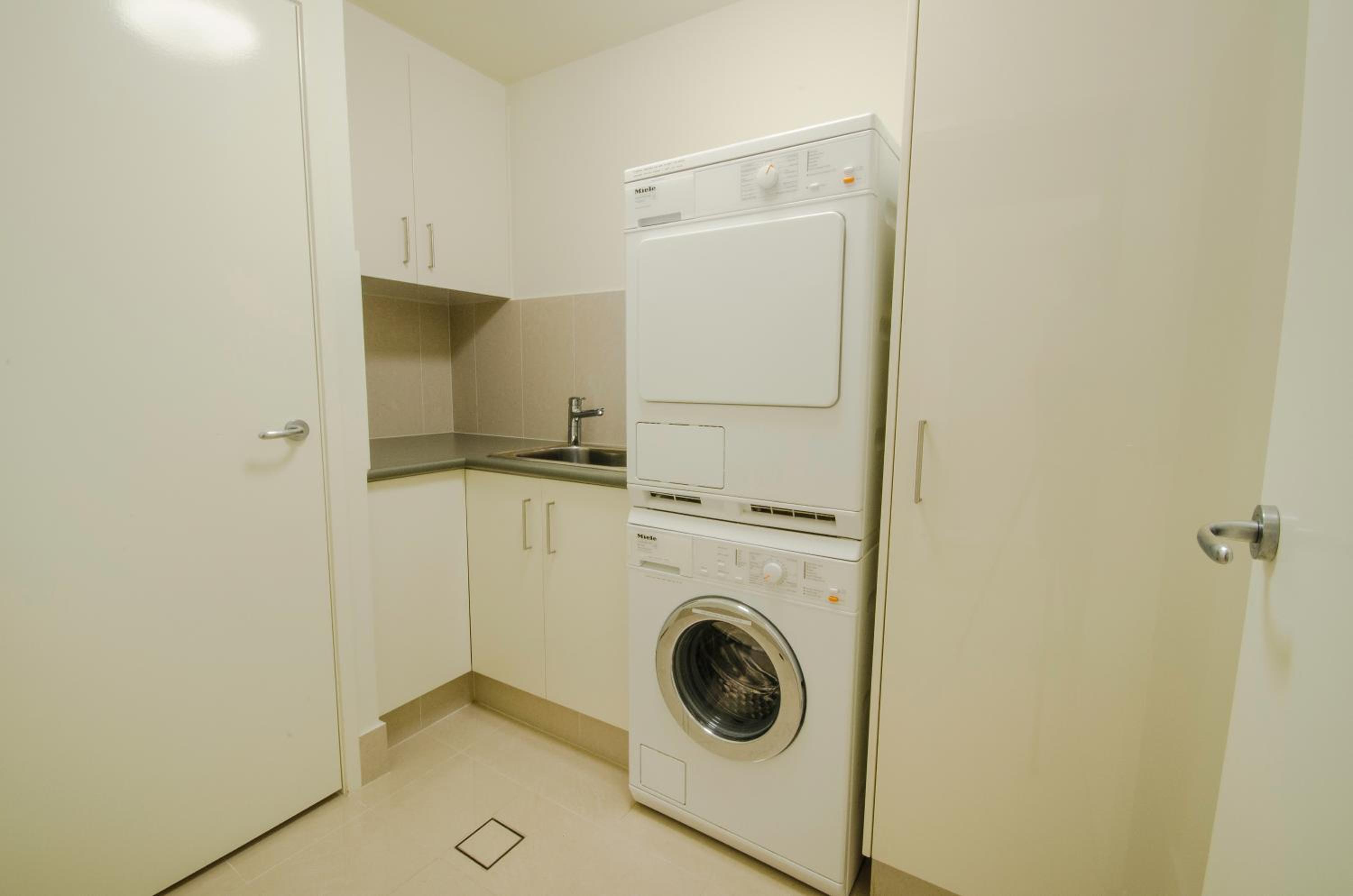 Ming Apartments - Holiday Management