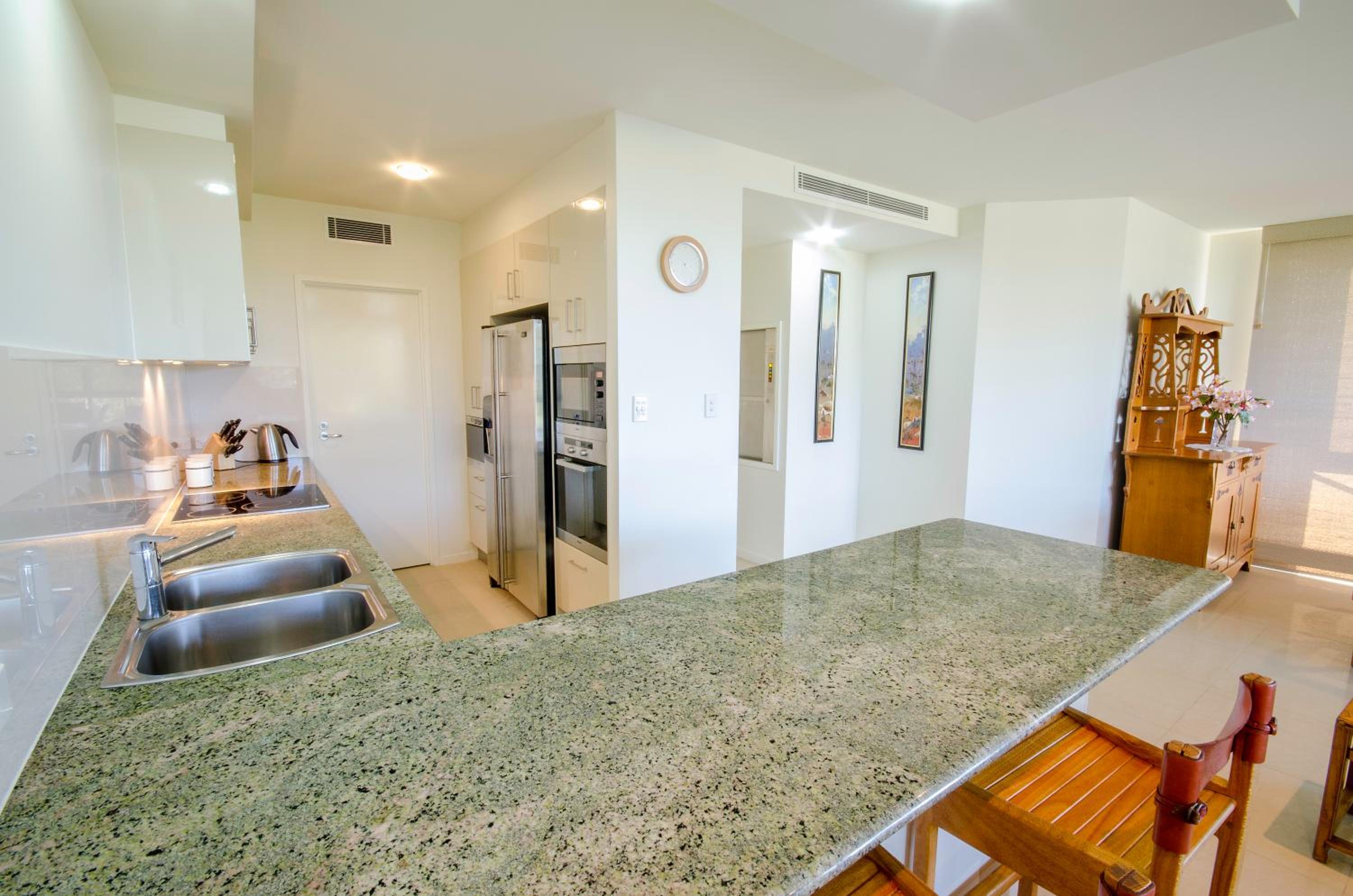 Ming Apartments - Holiday Management